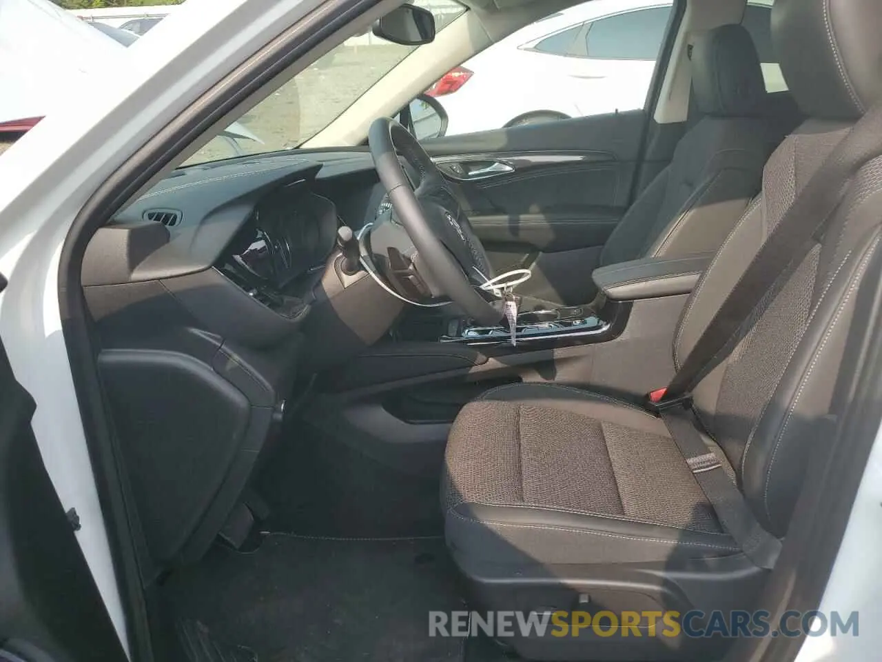 7 Фотография поврежденного автомобиля LRBAZLR45ND125303 BUICK ENVISION 2022