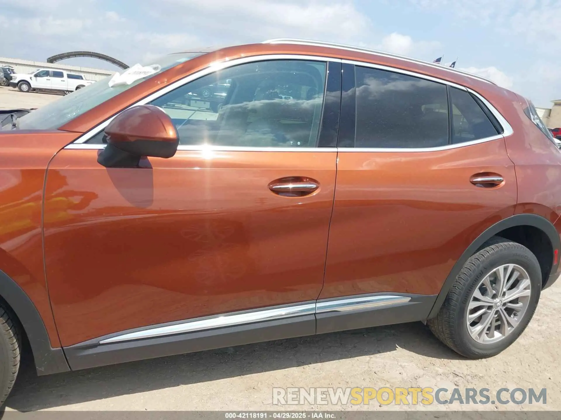 14 Фотография поврежденного автомобиля LRBAZLR46ND064723 BUICK ENVISION 2022