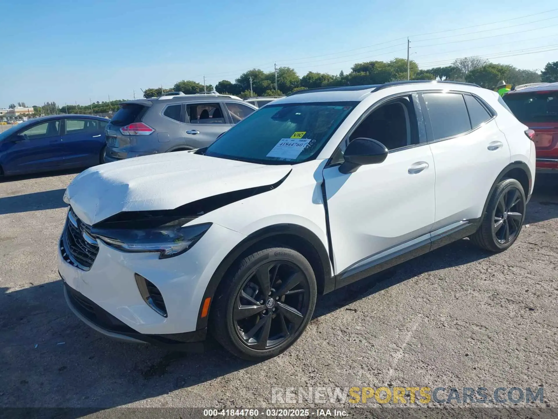 2 Фотография поврежденного автомобиля LRBAZLR46ND065564 BUICK ENVISION 2022