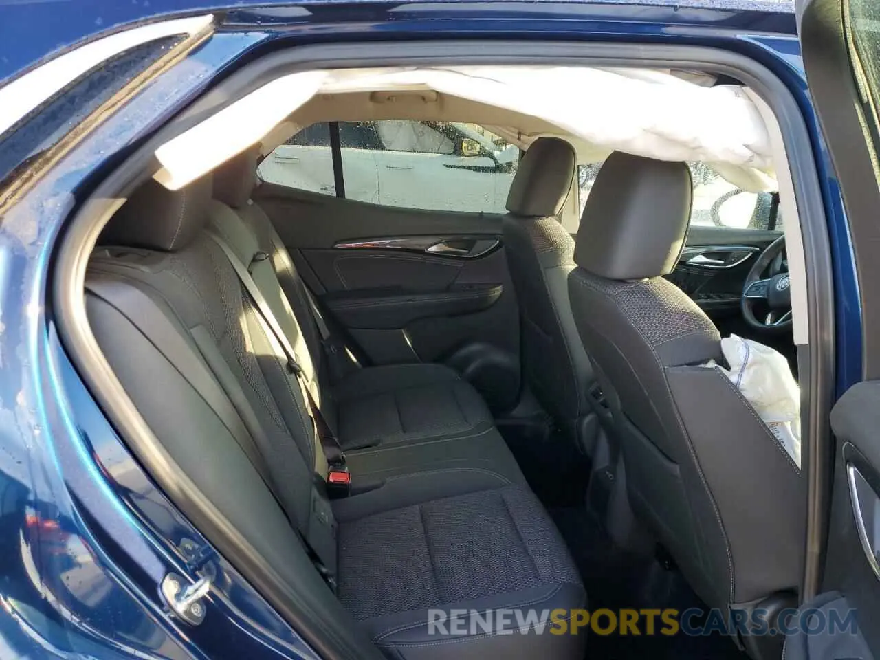 11 Фотография поврежденного автомобиля LRBAZLR46ND137623 BUICK ENVISION 2022