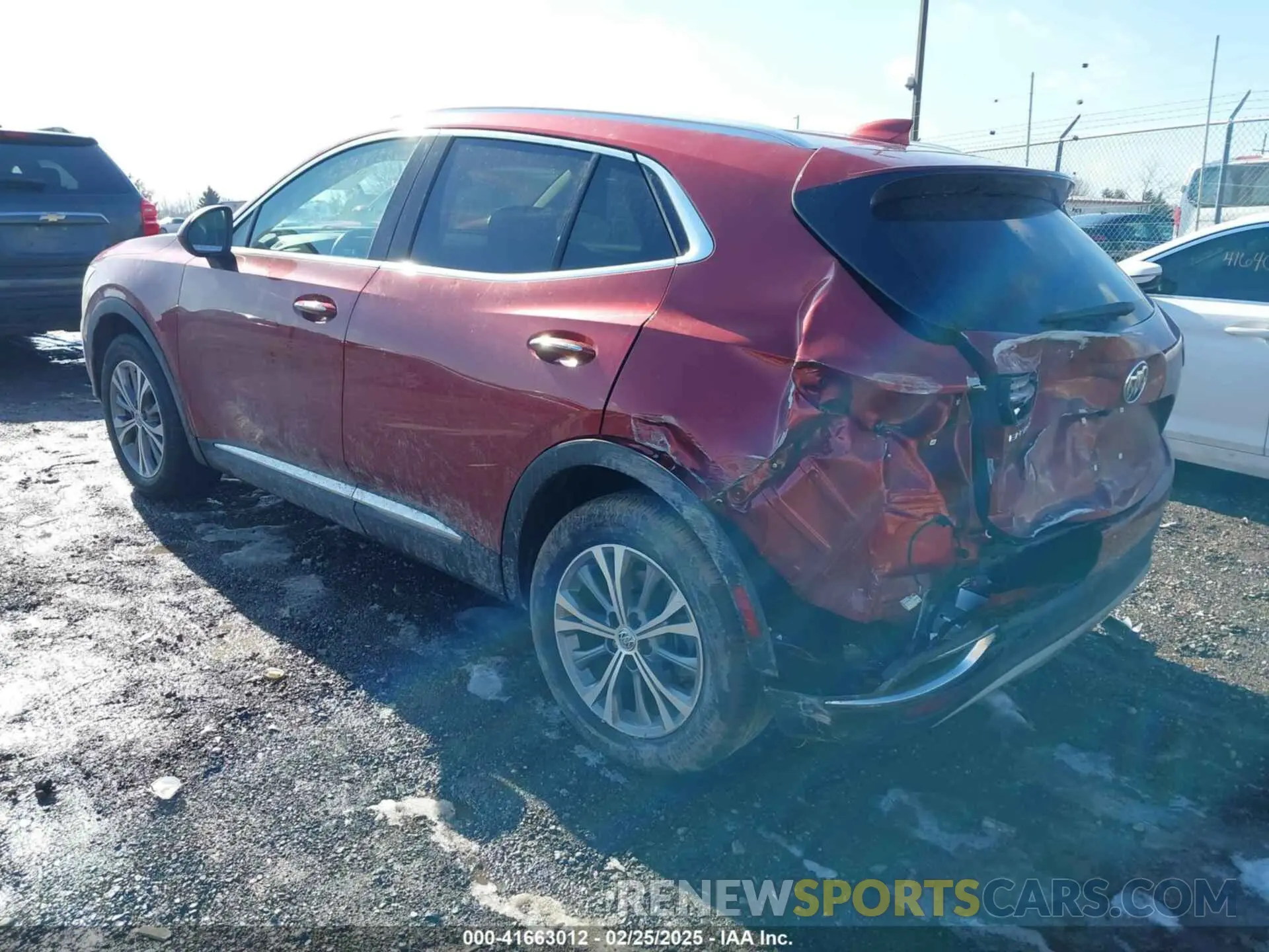 3 Фотография поврежденного автомобиля LRBAZLR47ND139896 BUICK ENVISION 2022
