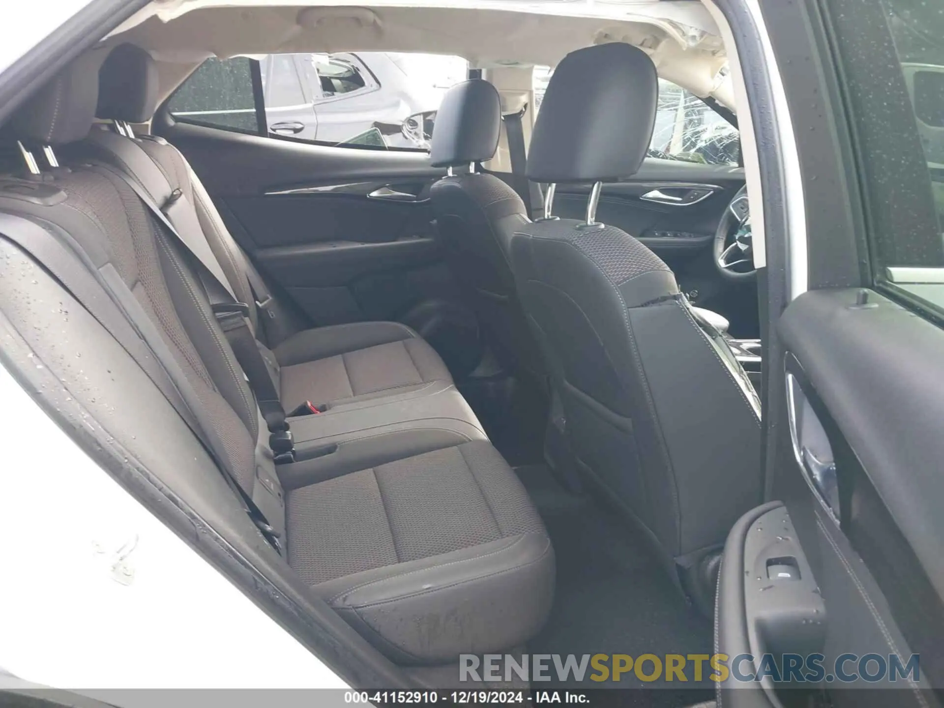 8 Фотография поврежденного автомобиля LRBAZLR4XND160760 BUICK ENVISION 2022