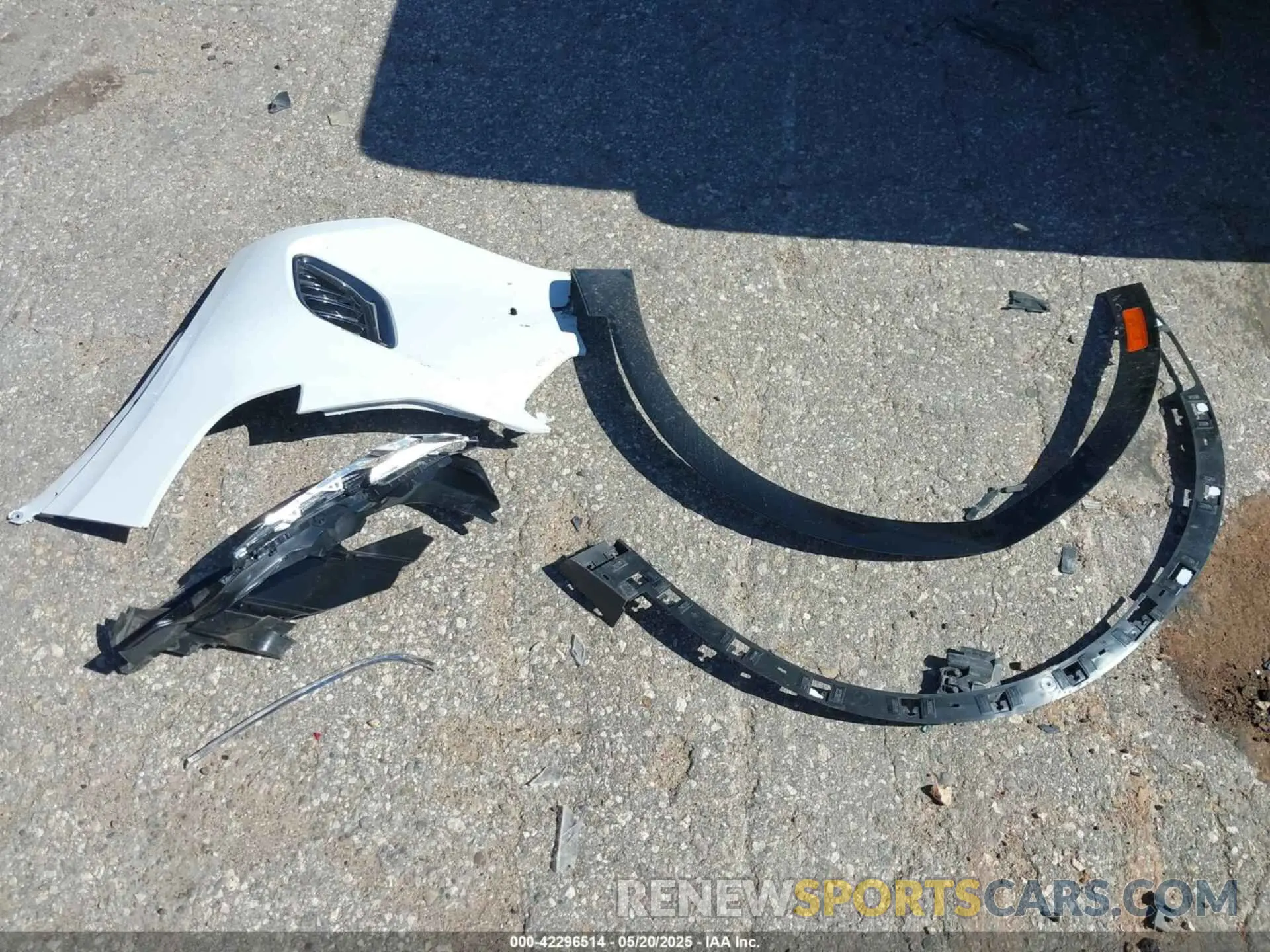 11 Photograph of a damaged car LRBFZNR44ND046559 BUICK ENVISION 2022