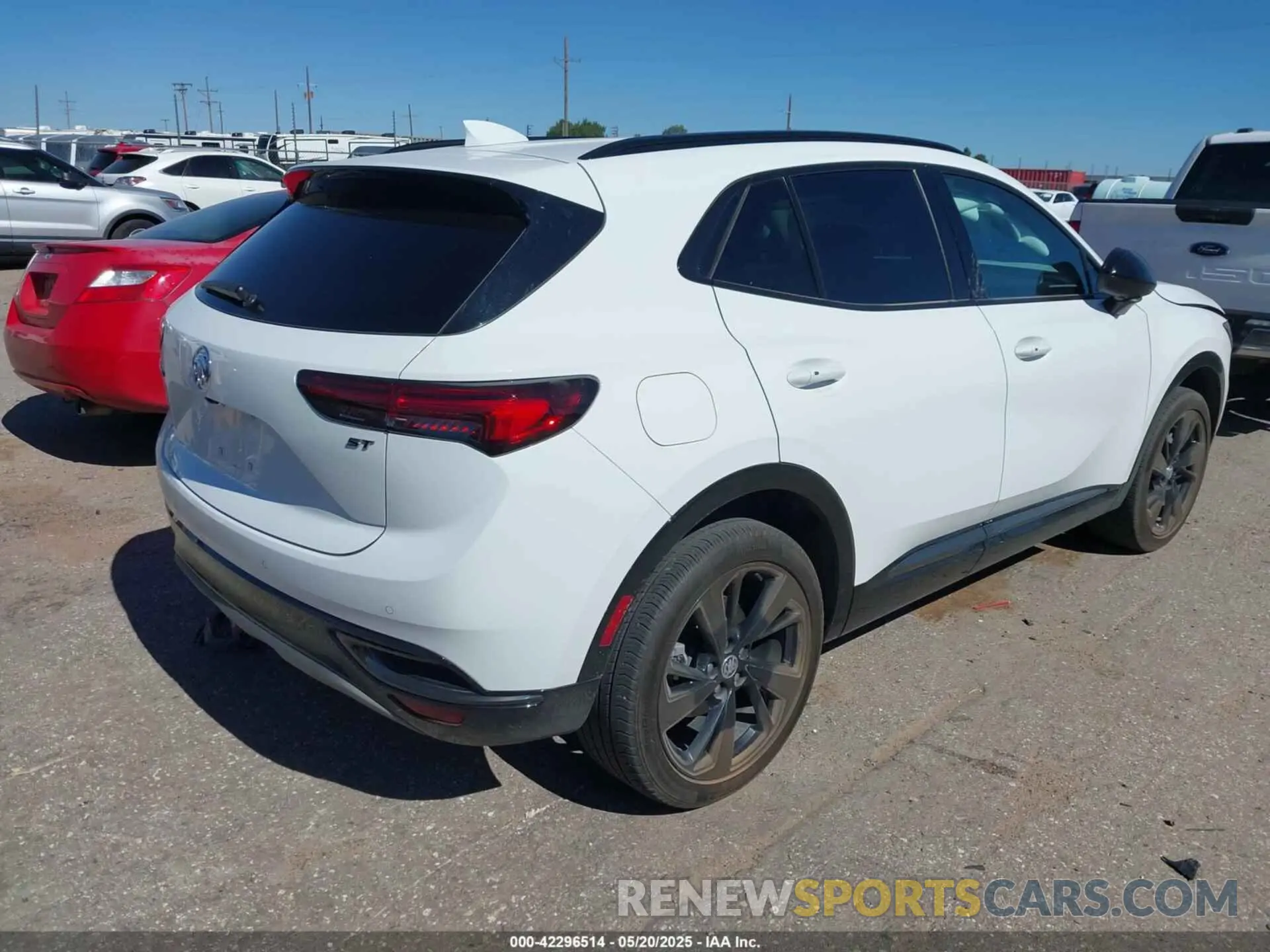 4 Photograph of a damaged car LRBFZNR44ND046559 BUICK ENVISION 2022