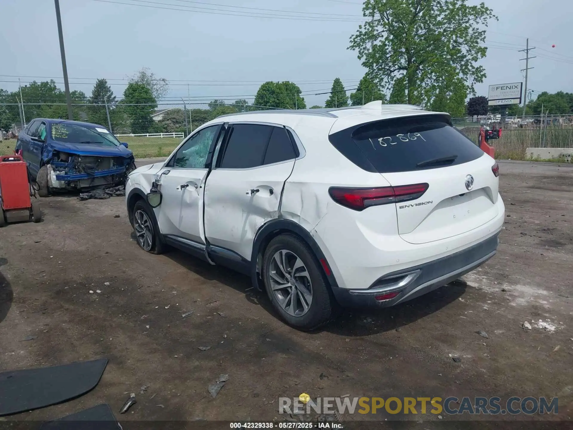 3 Фотография поврежденного автомобиля LRBFZNR47ND162869 BUICK ENVISION 2022