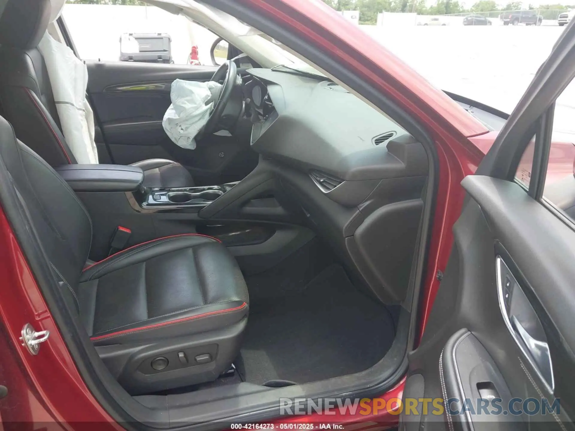 5 Photograph of a damaged car LRBFZNR48ND021633 BUICK ENVISION 2022