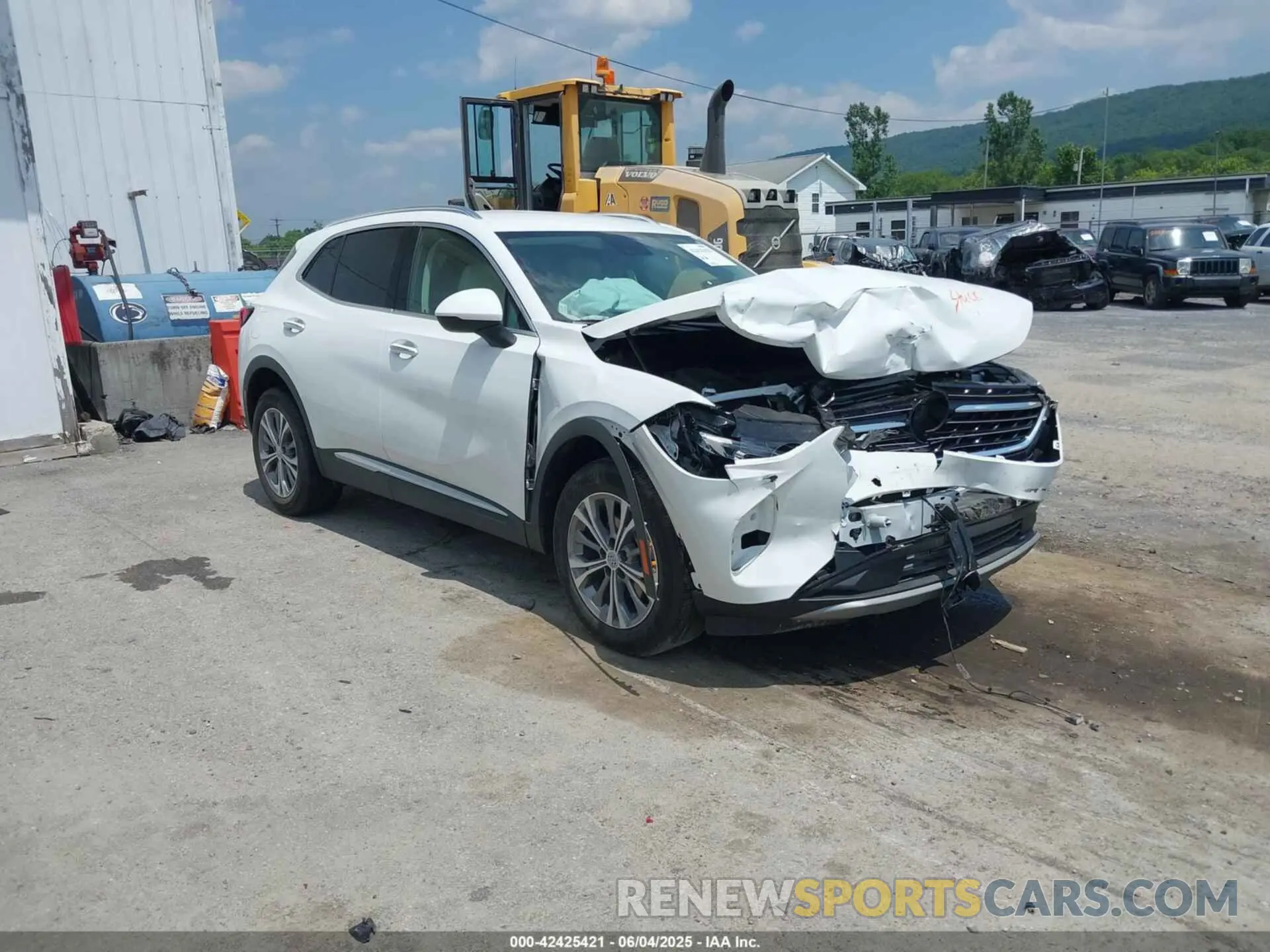 1 Фотография поврежденного автомобиля LRBAZLR41PD018428 BUICK ENVISION 2023