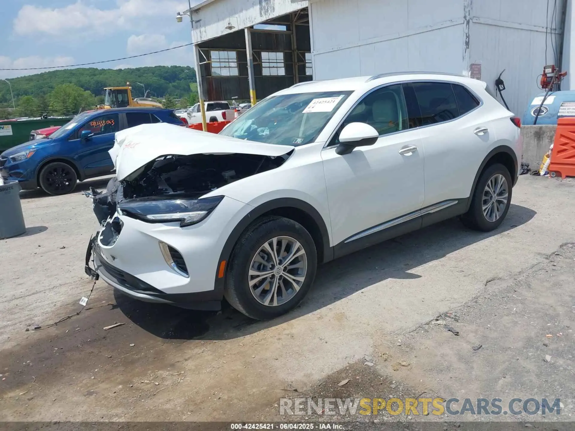 2 Фотография поврежденного автомобиля LRBAZLR41PD018428 BUICK ENVISION 2023
