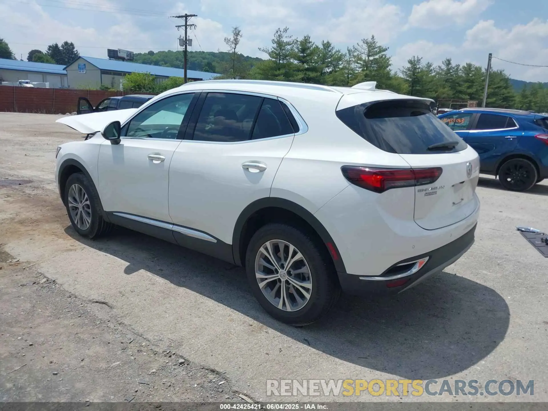 3 Фотография поврежденного автомобиля LRBAZLR41PD018428 BUICK ENVISION 2023