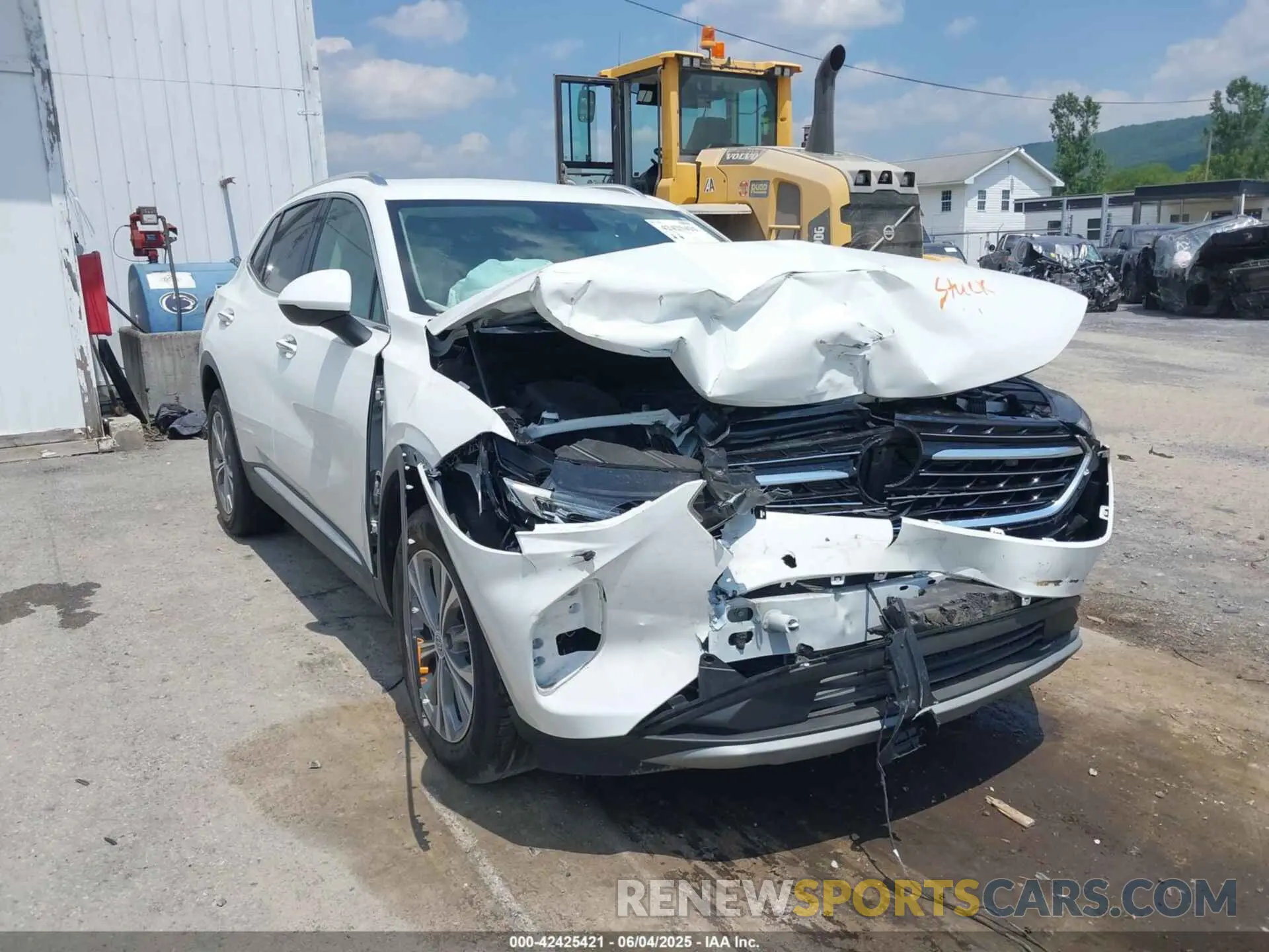 6 Фотография поврежденного автомобиля LRBAZLR41PD018428 BUICK ENVISION 2023