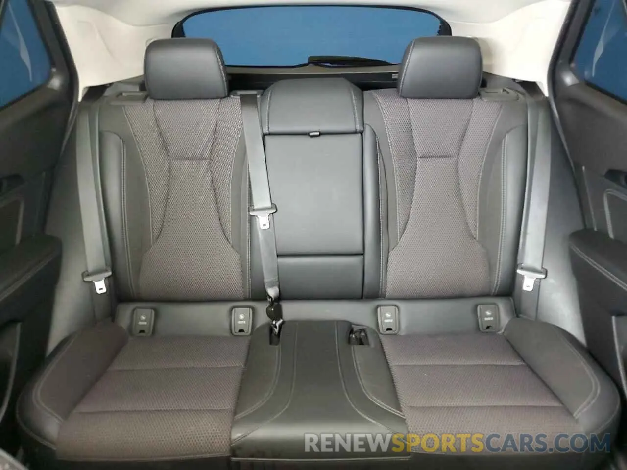 10 Фотография поврежденного автомобиля LRBAZLR42PD072191 BUICK ENVISION 2023