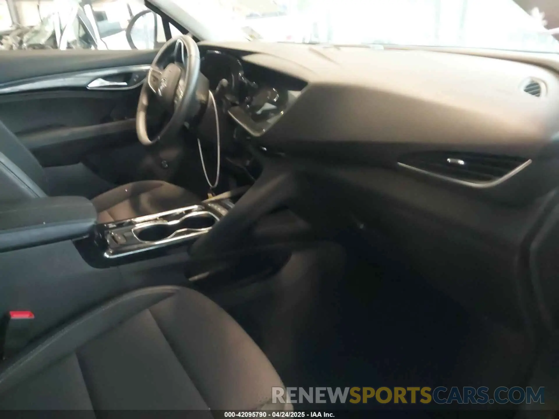 5 Фотография поврежденного автомобиля LRBFZMR45PD203805 BUICK ENVISION 2023