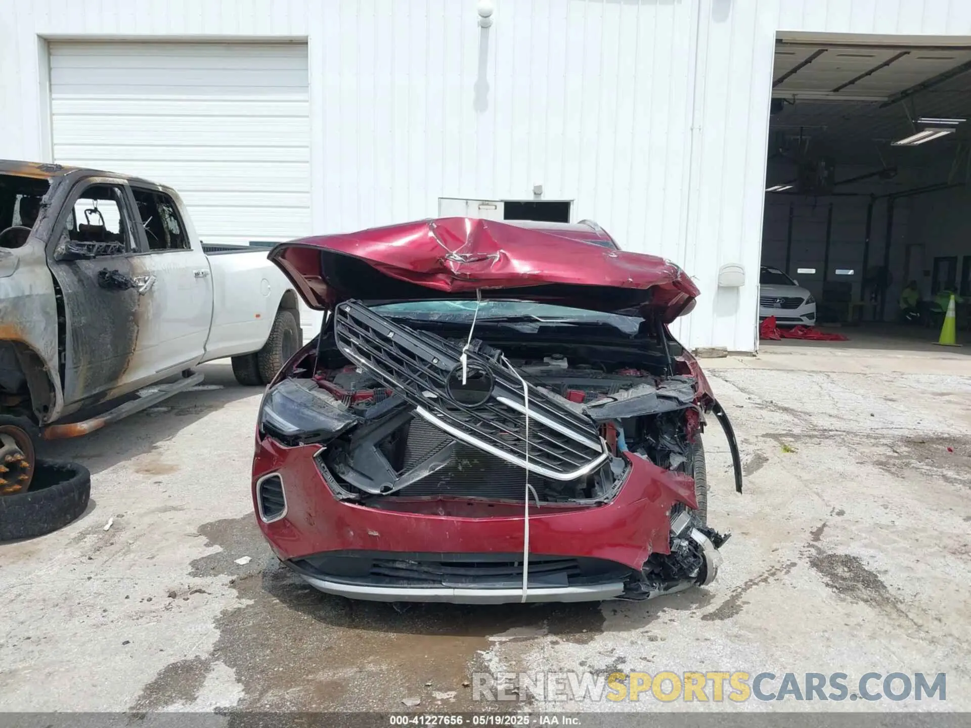12 Фотография поврежденного автомобиля LRBFZMR49PD075004 BUICK ENVISION 2023