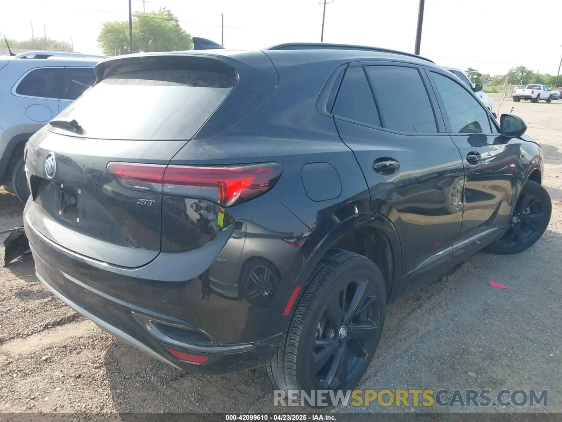 4 Фотография поврежденного автомобиля LRBFZNR4XPD019918 BUICK ENVISION 2023