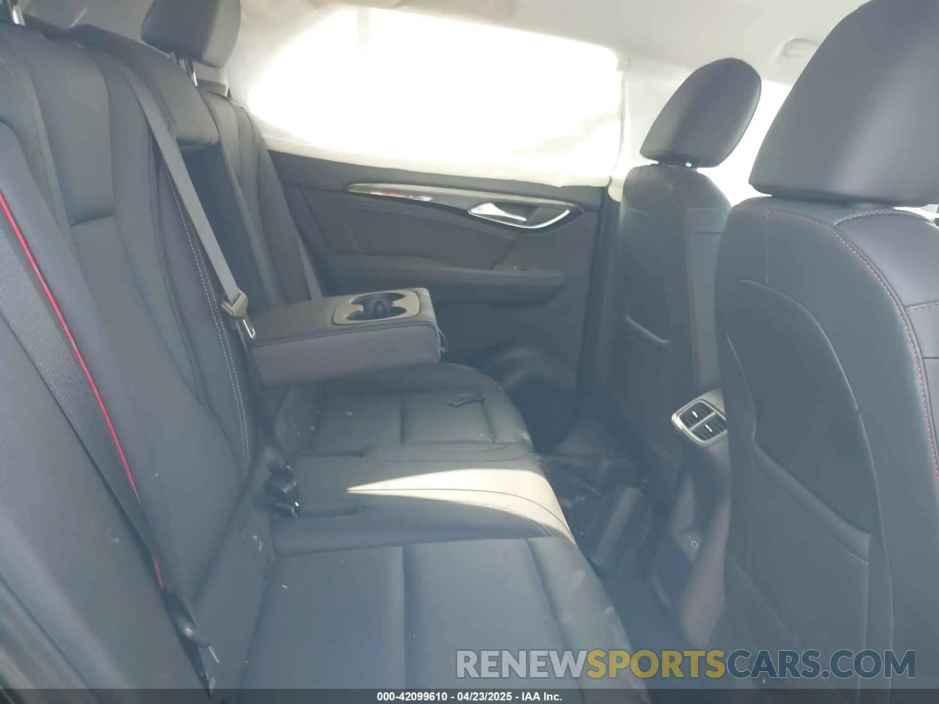 8 Фотография поврежденного автомобиля LRBFZNR4XPD019918 BUICK ENVISION 2023