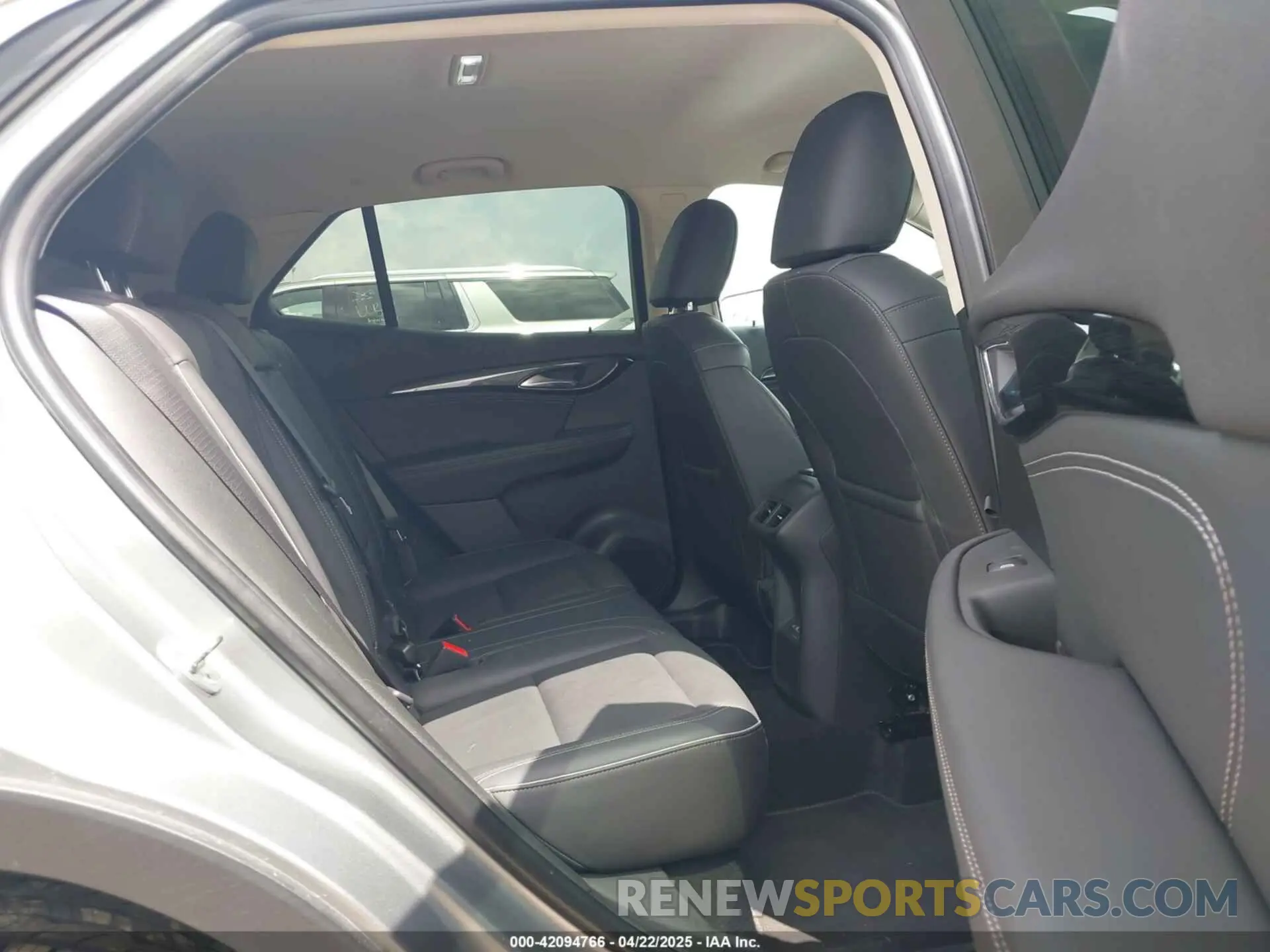 8 Фотография поврежденного автомобиля LRBFZNR4XPD056225 BUICK ENVISION 2023
