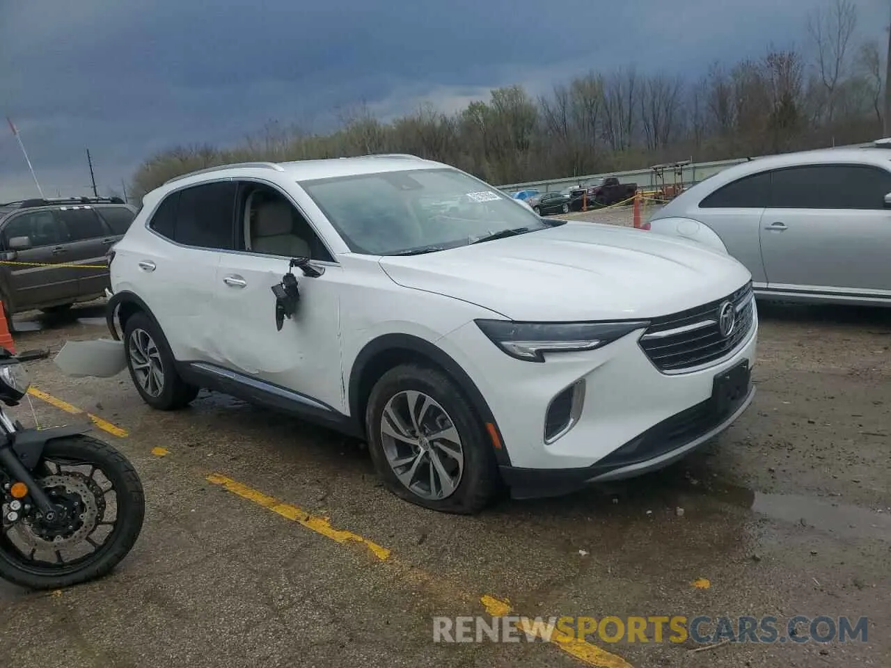 4 Фотография поврежденного автомобиля LRBFZNR4XPD098507 BUICK ENVISION 2023