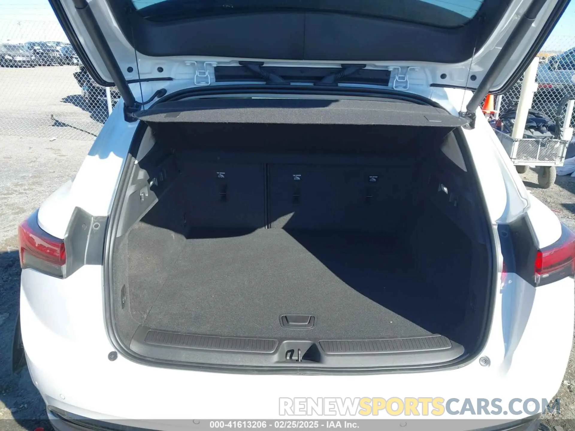 8 Фотография поврежденного автомобиля LRBFZPR40PD195596 BUICK ENVISION 2023