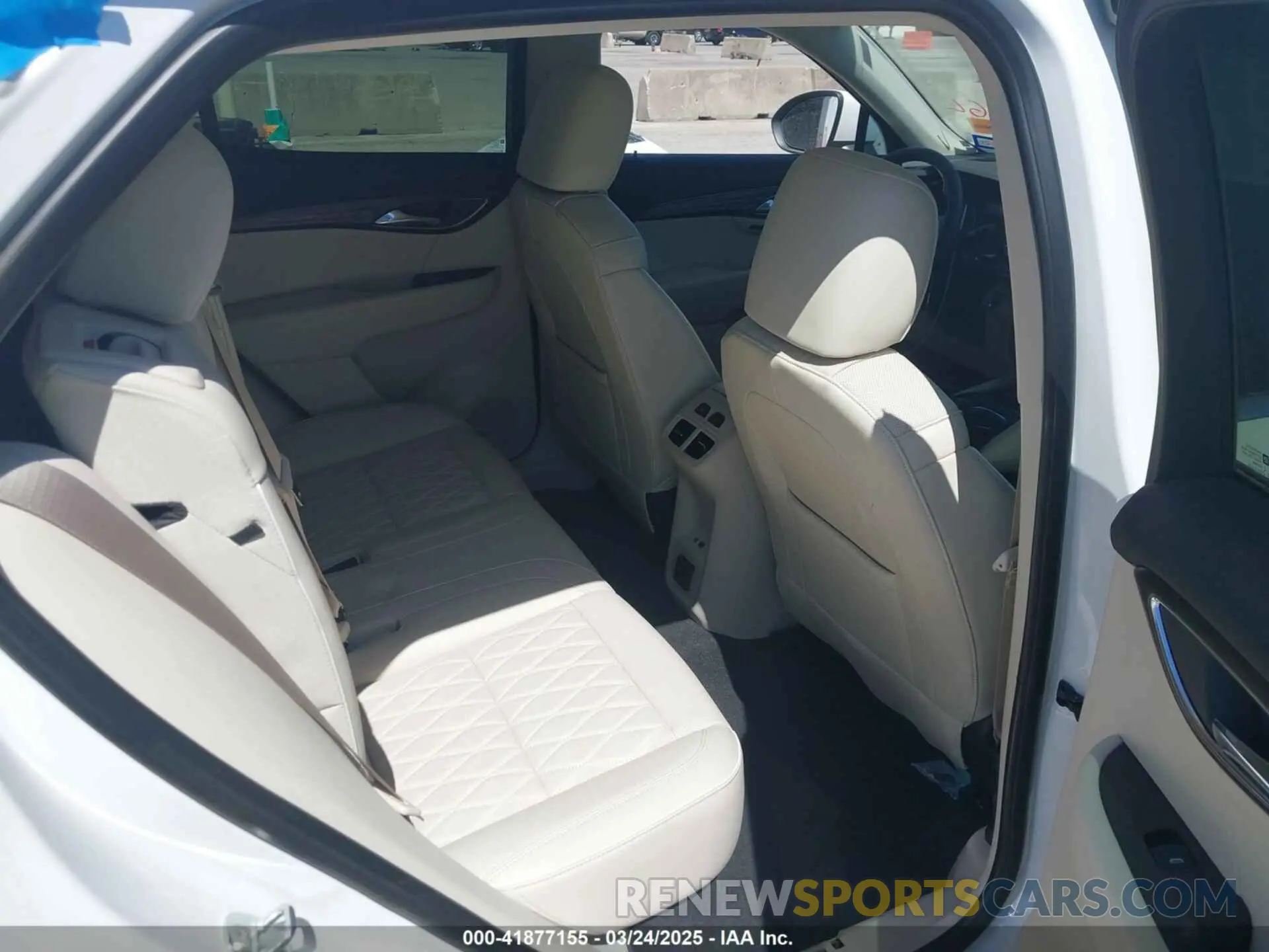 8 Фотография поврежденного автомобиля LRBFZRR42PD147352 BUICK ENVISION 2023