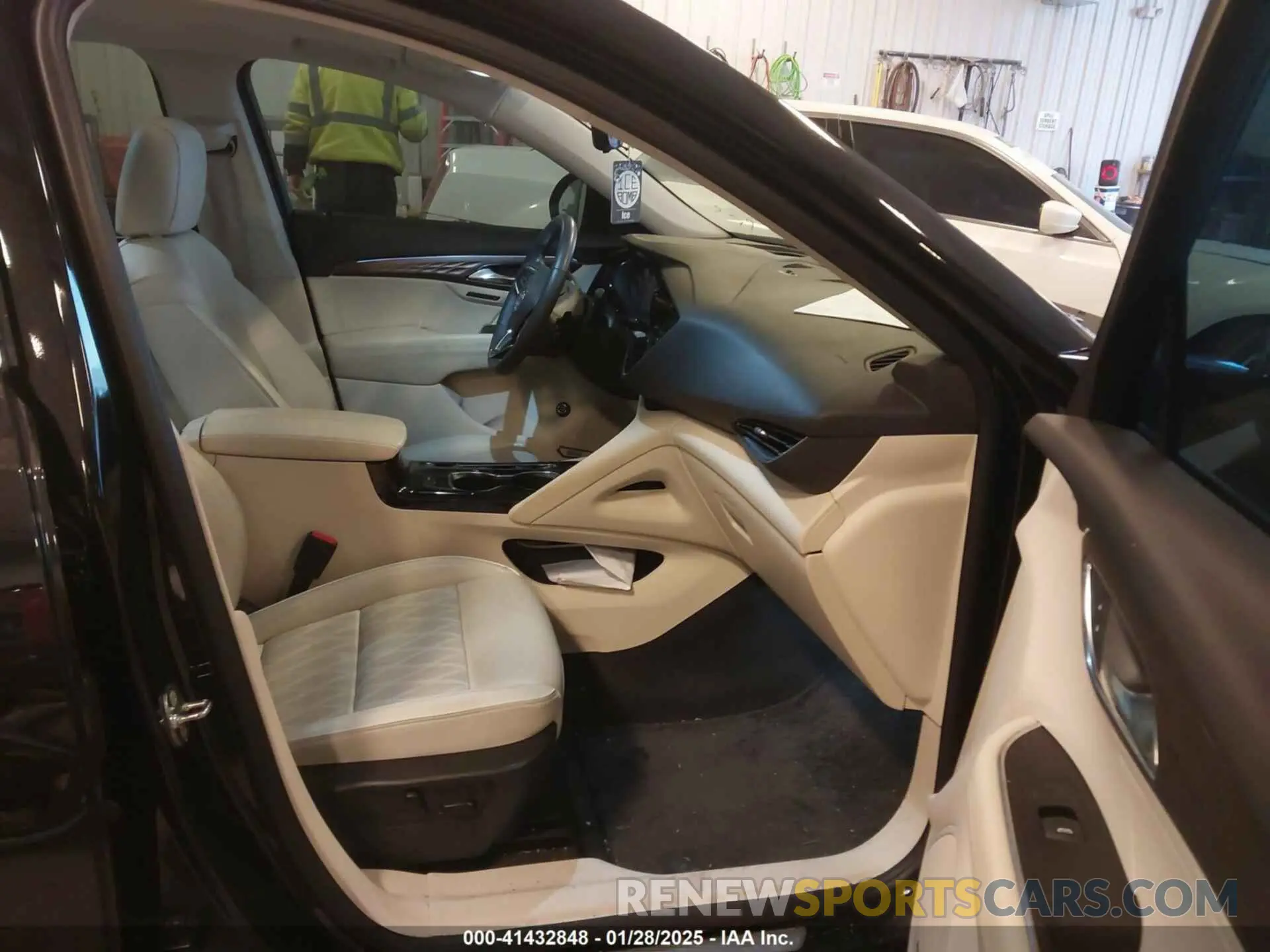 5 Фотография поврежденного автомобиля LRBFZSR40PD231712 BUICK ENVISION 2023