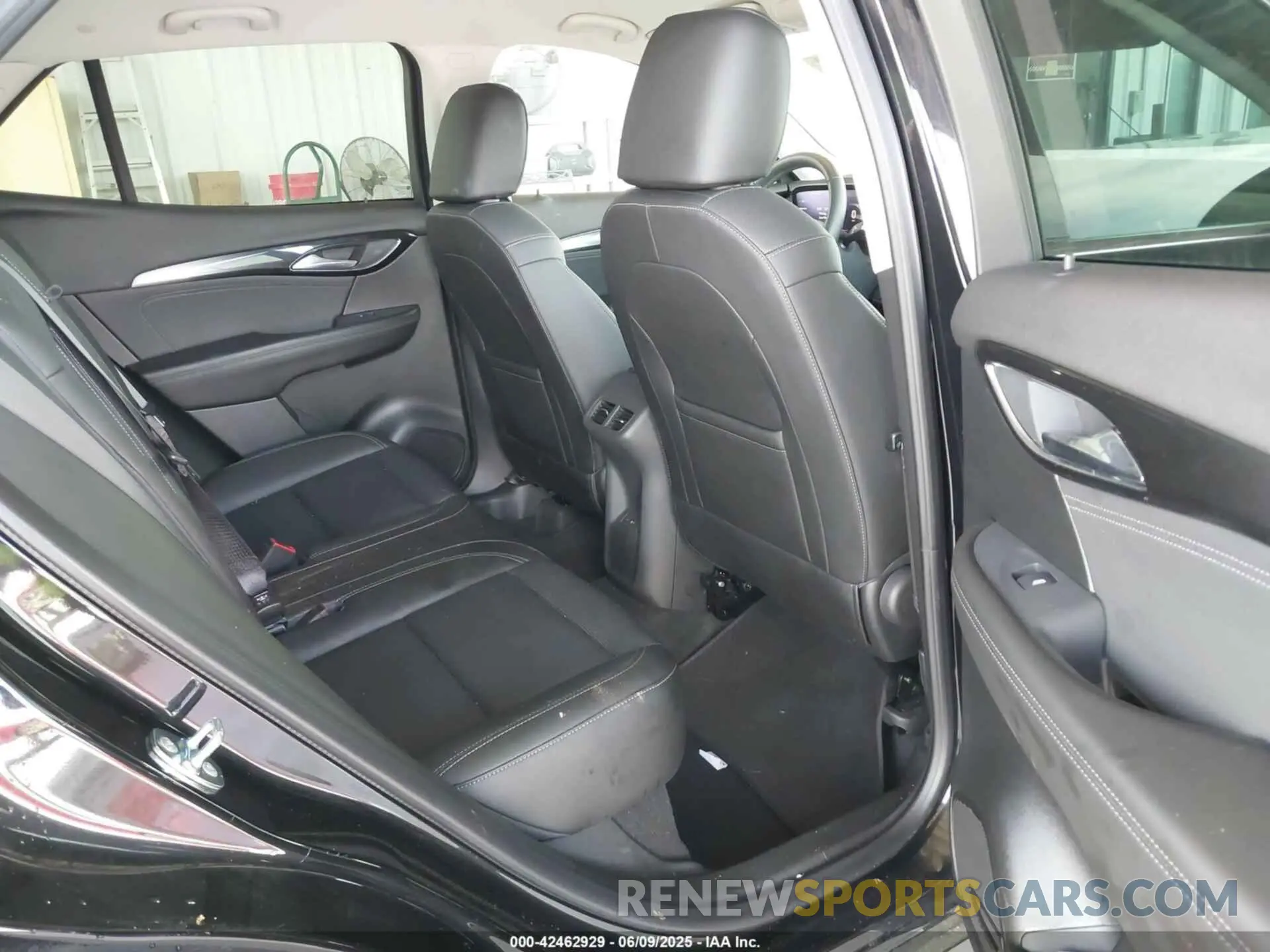 8 Photograph of a damaged car LRBFZME41RD063907 BUICK ENVISION 2024