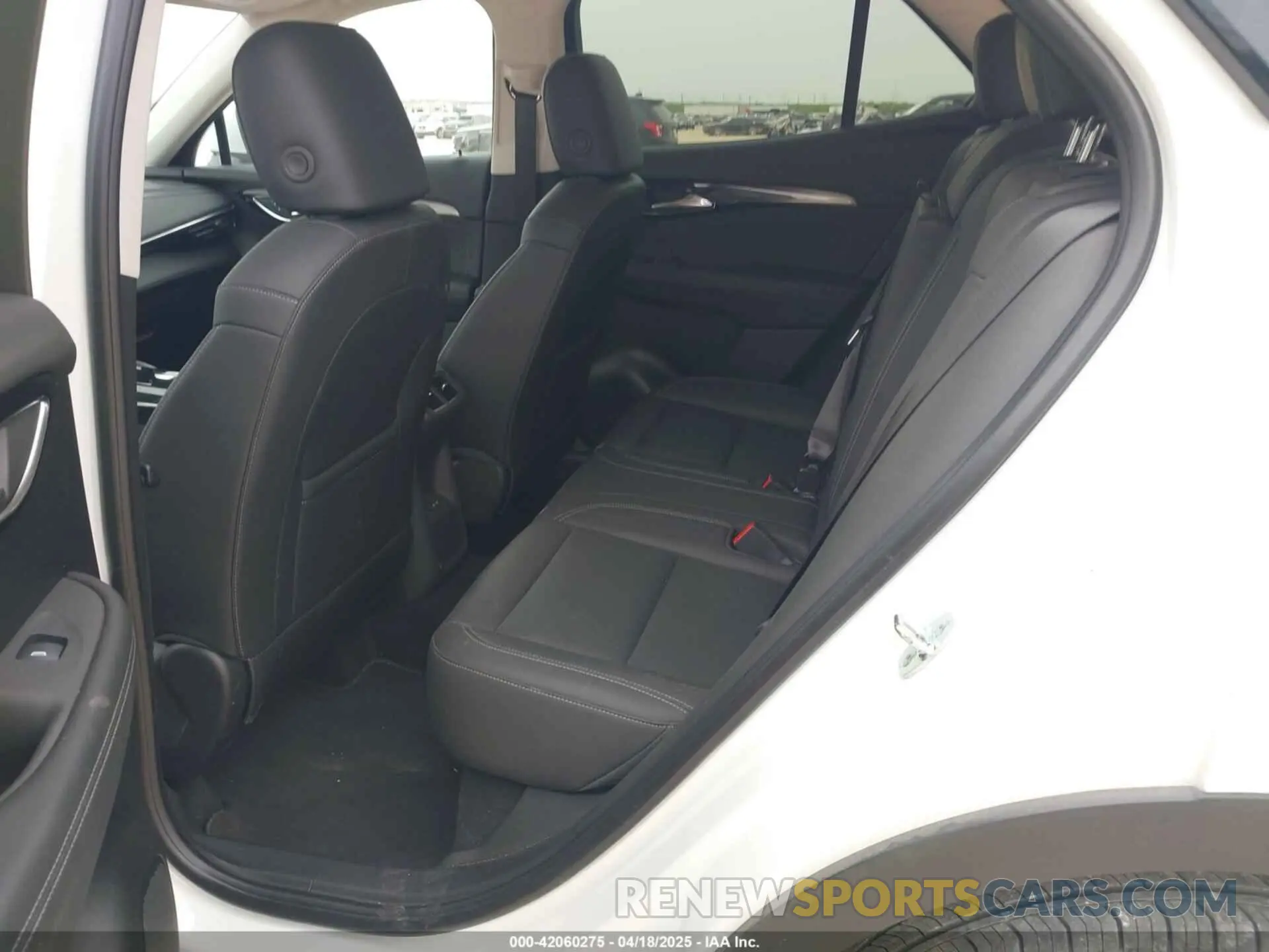 8 Photograph of a damaged car LRBFZME47RD064186 BUICK ENVISION 2024