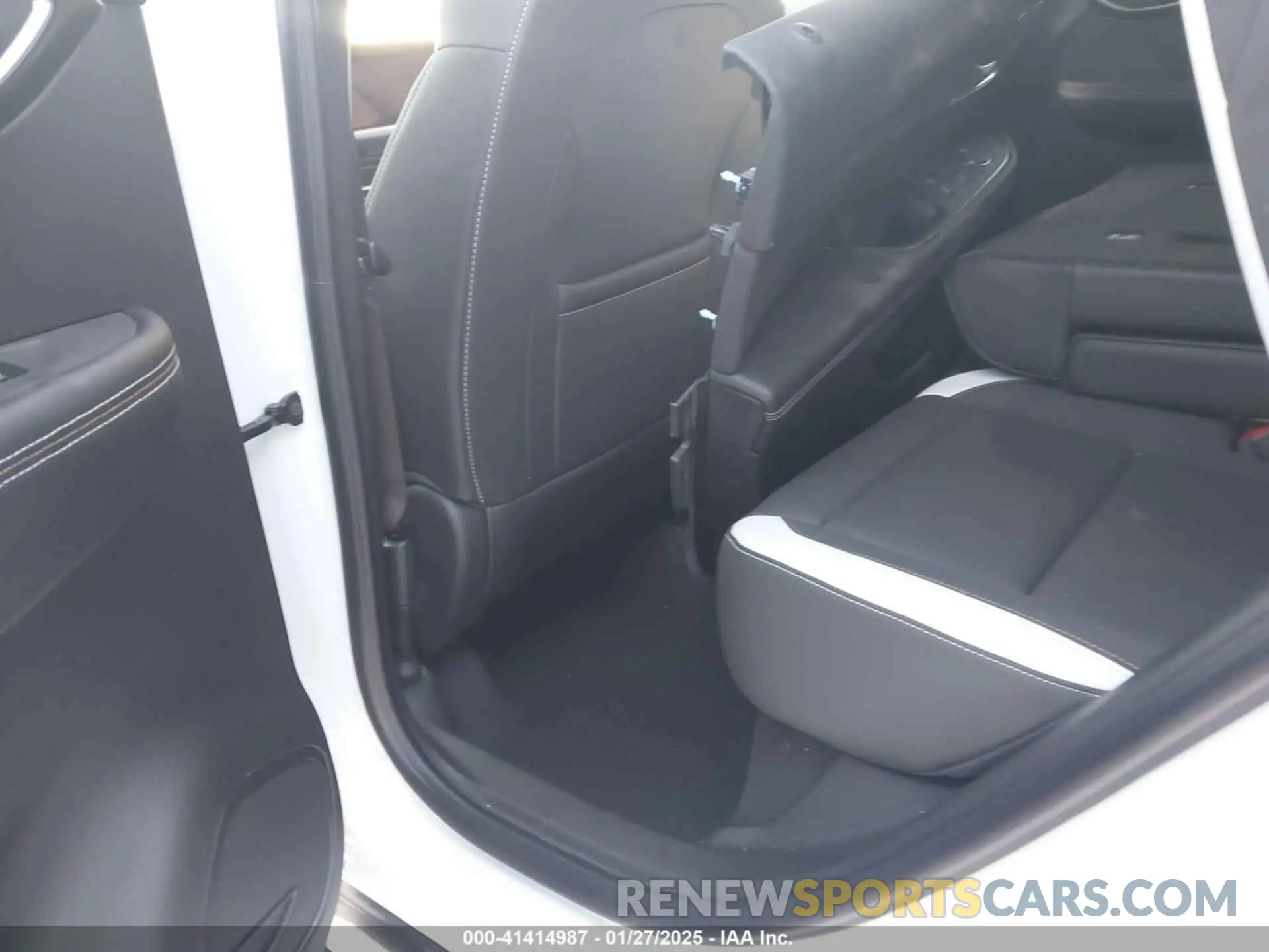 8 Photograph of a damaged car LRBFZPE42RD071970 BUICK ENVISION 2024