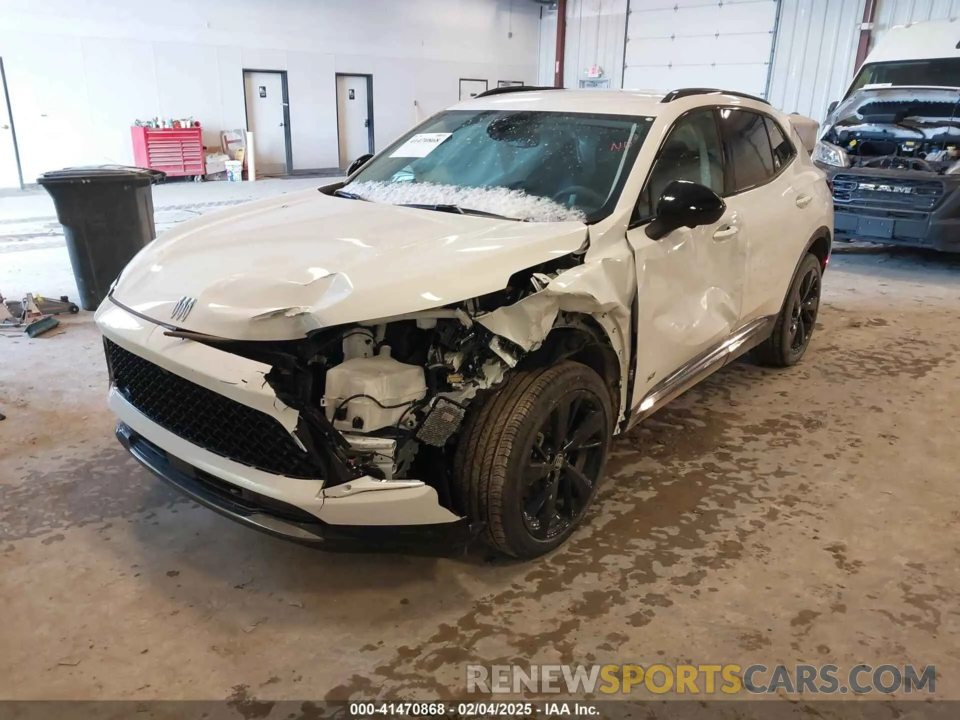 2 Фотография поврежденного автомобиля LRBFZPE47RD014485 BUICK ENVISION 2024