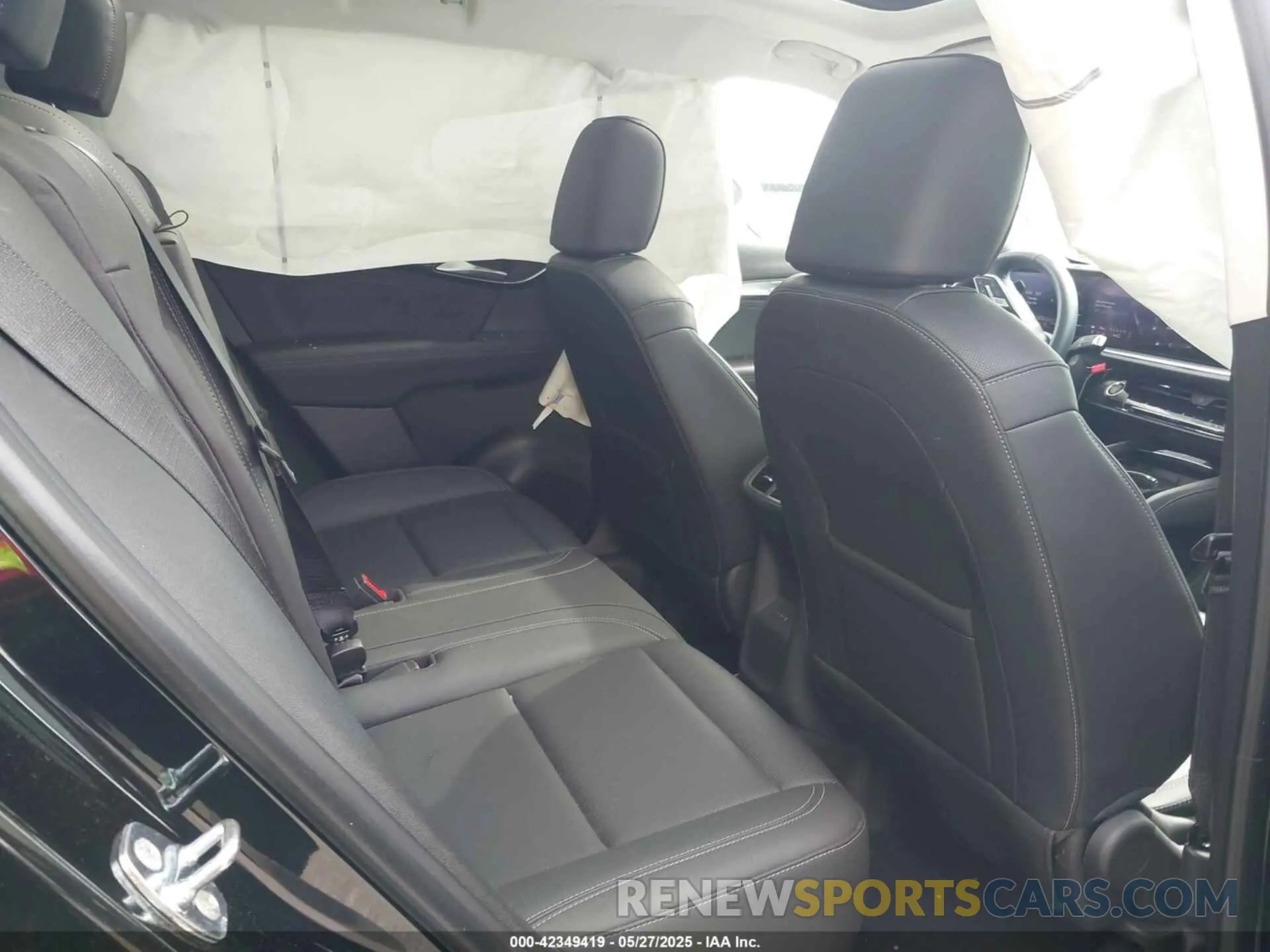 8 Фотография поврежденного автомобиля LRBFZKE44SD026487 BUICK ENVISION 2025