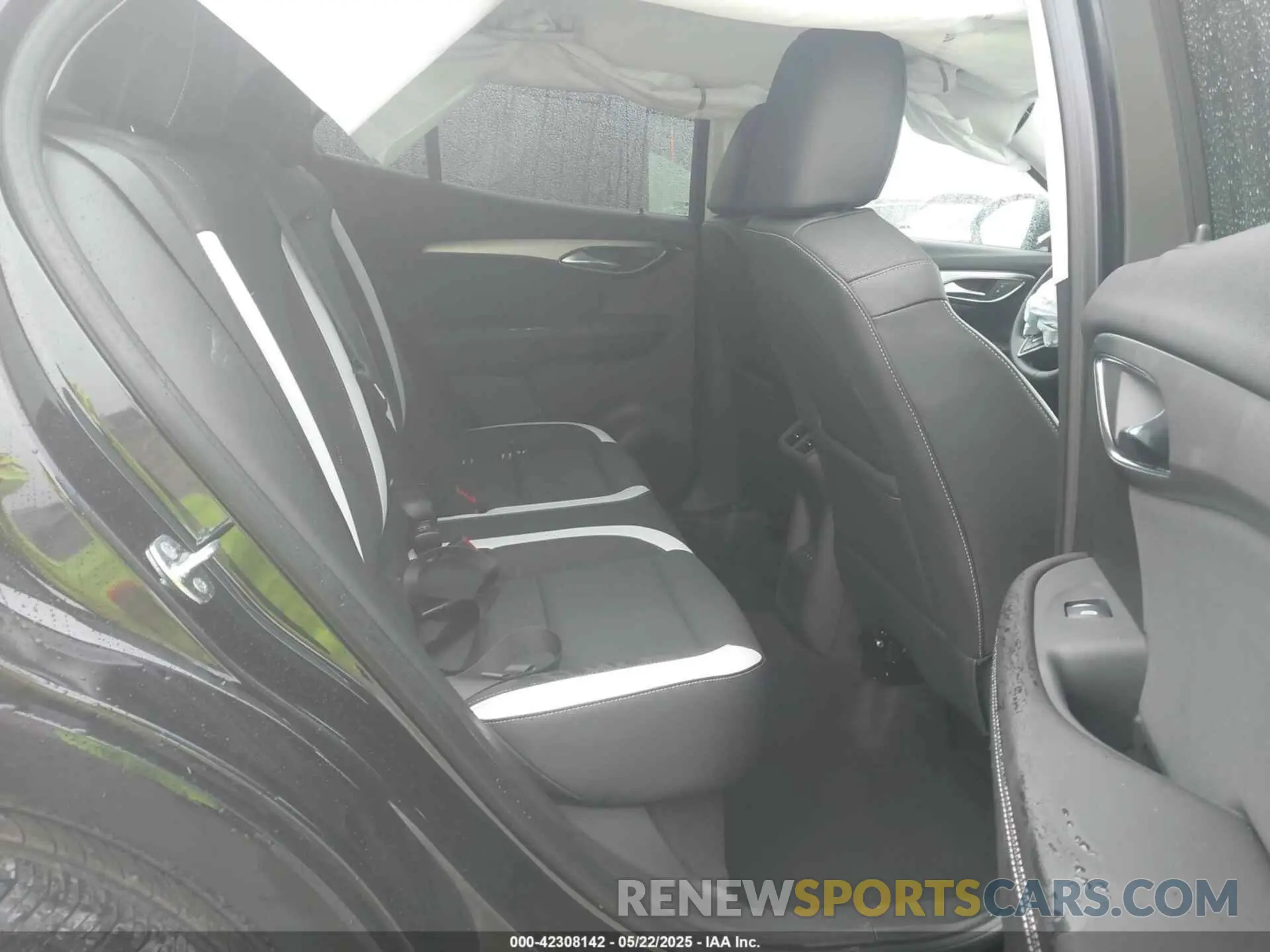 8 Photograph of a damaged car LRBFZLE41SD004310 BUICK ENVISION 2025