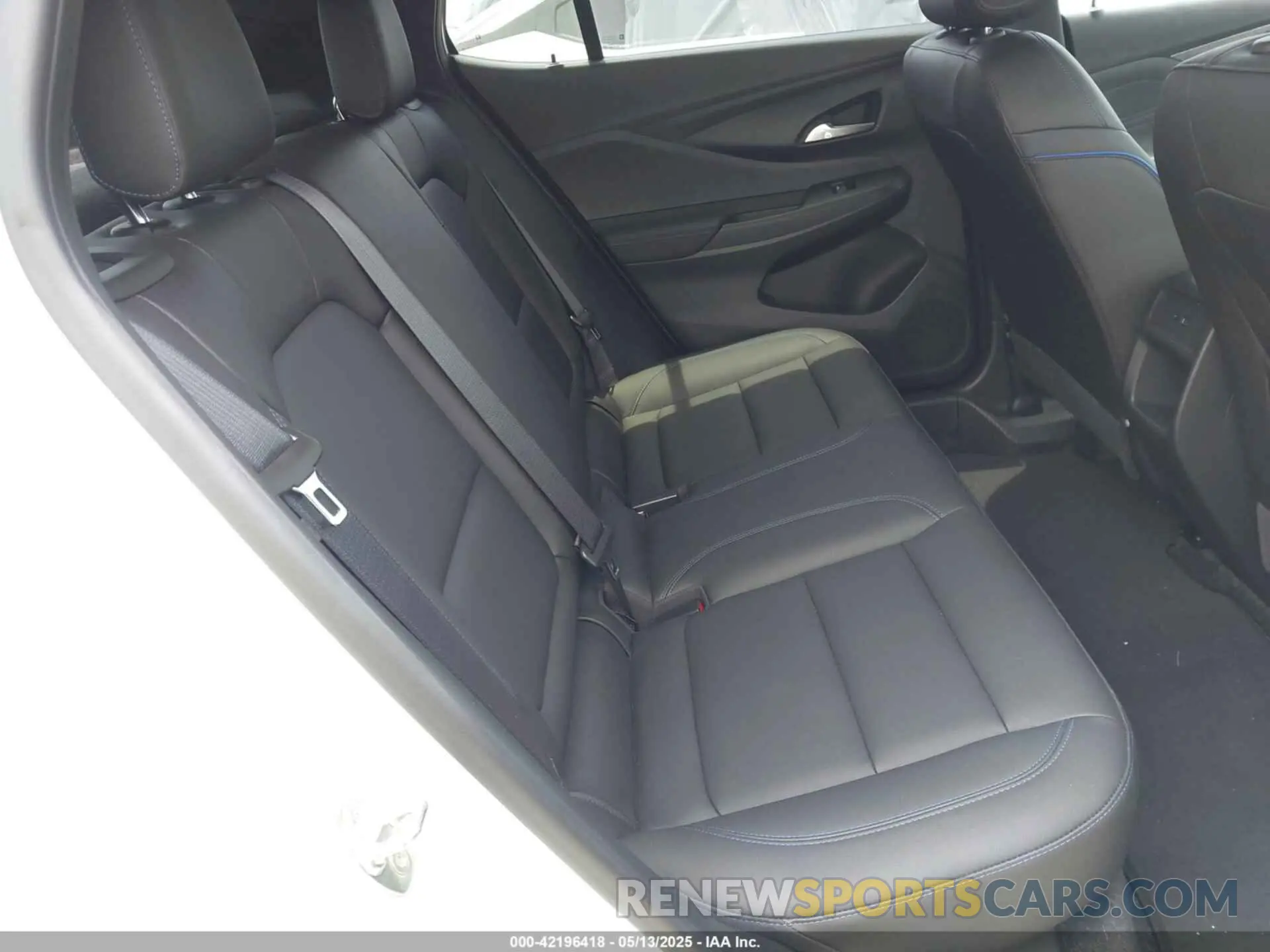 8 Фотография поврежденного автомобиля KL47LBE22RB064130 BUICK ENVISTA 2024