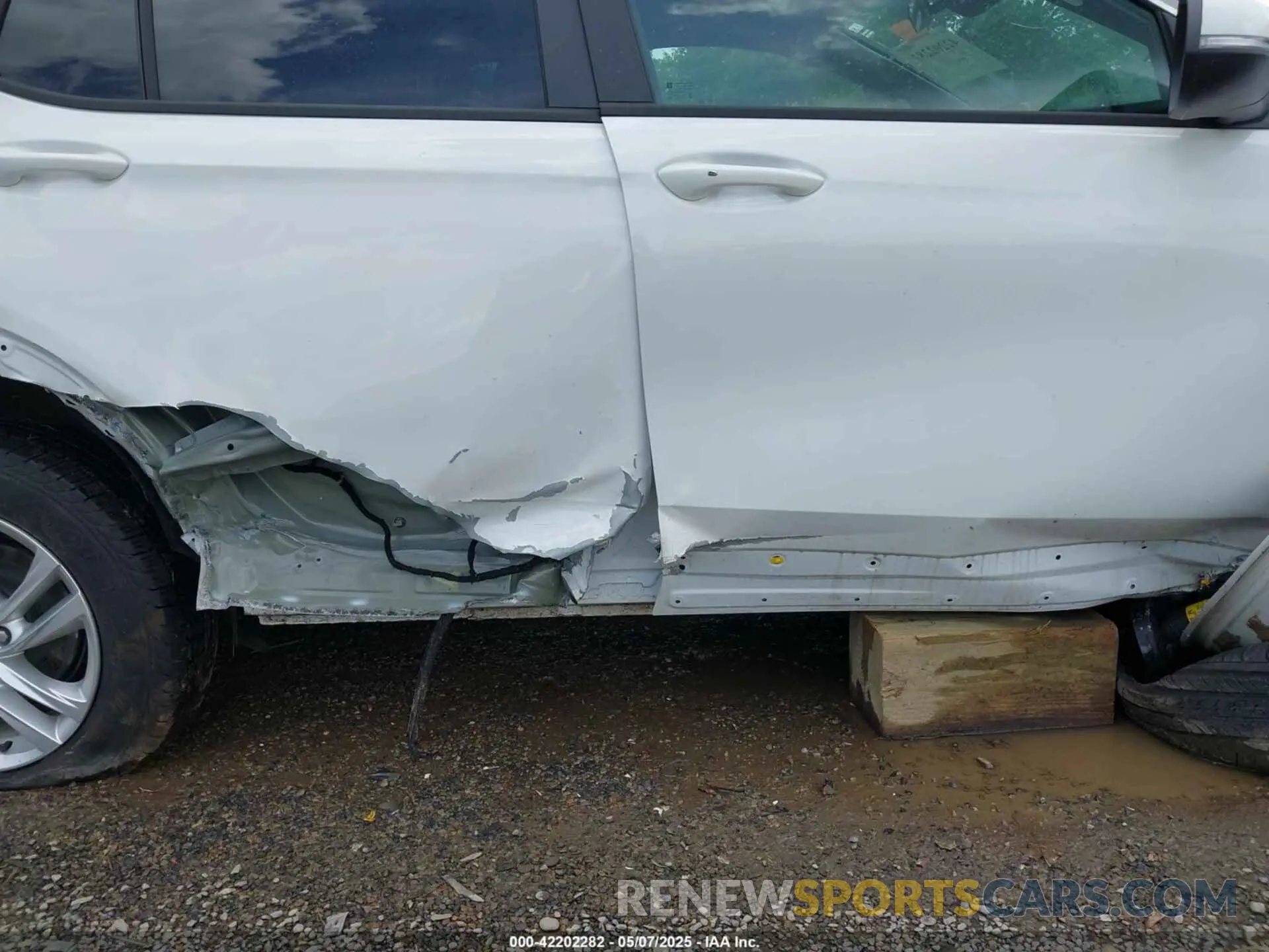 18 Photograph of a damaged car KL47LAEP5SB080253 BUICK ENVISTA 2025