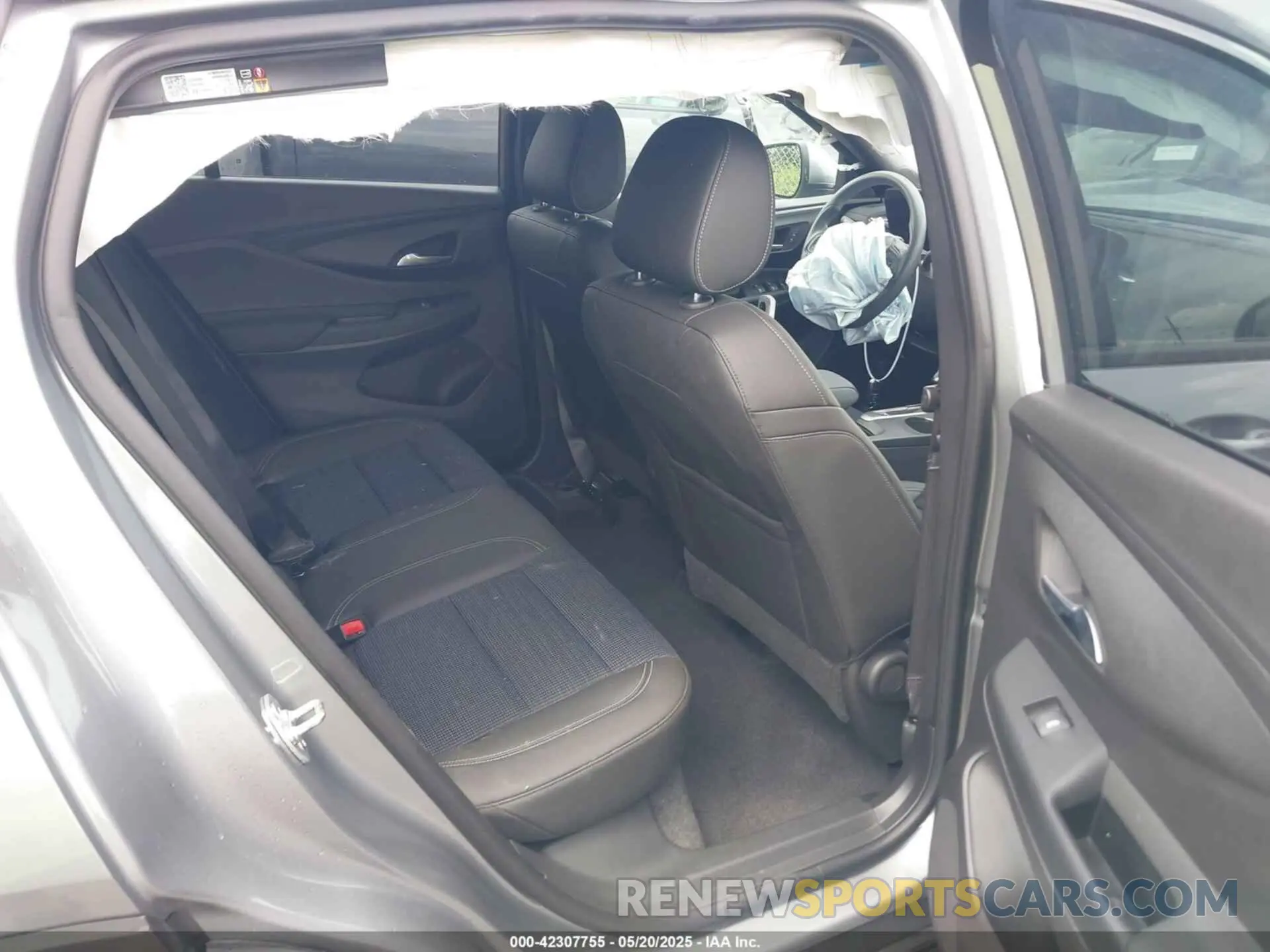 8 Фотография поврежденного автомобиля KL47LAEP6SB085526 BUICK ENVISTA 2025
