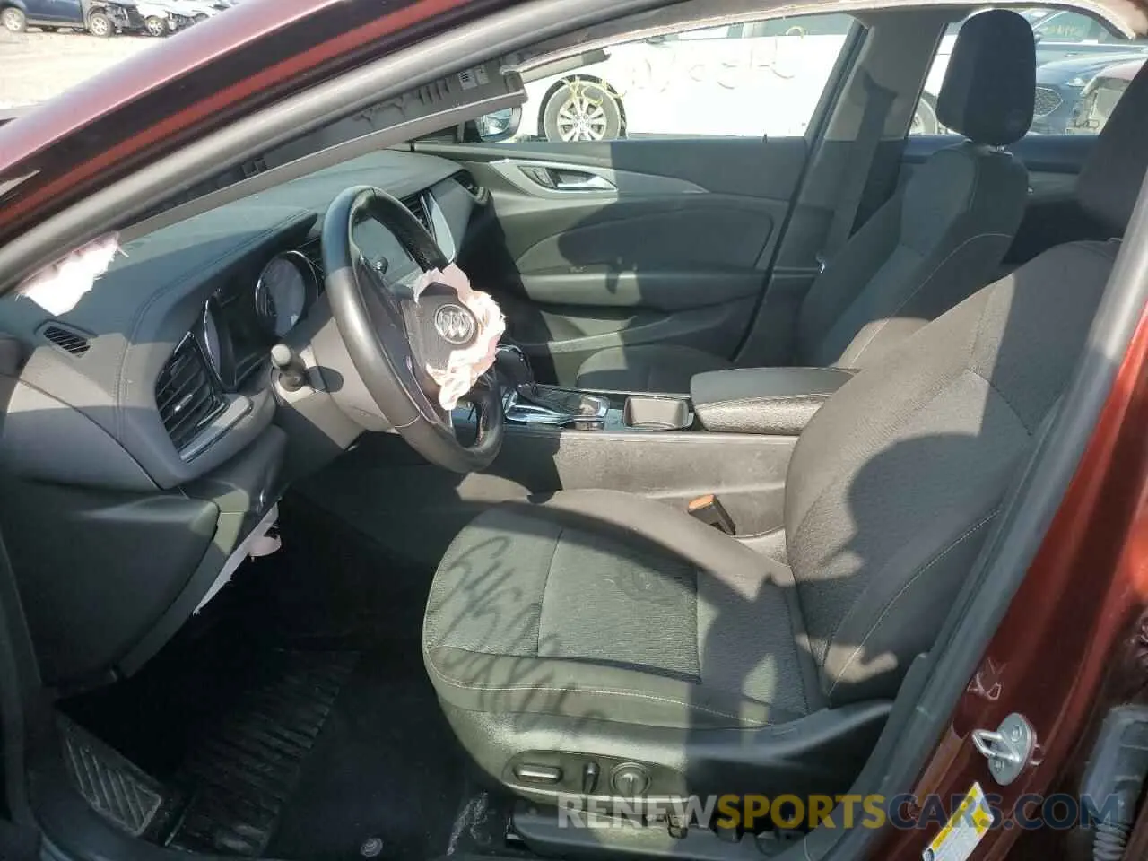 7 Фотография поврежденного автомобиля W04GL6SX6K1078678 BUICK REGAL 2019
