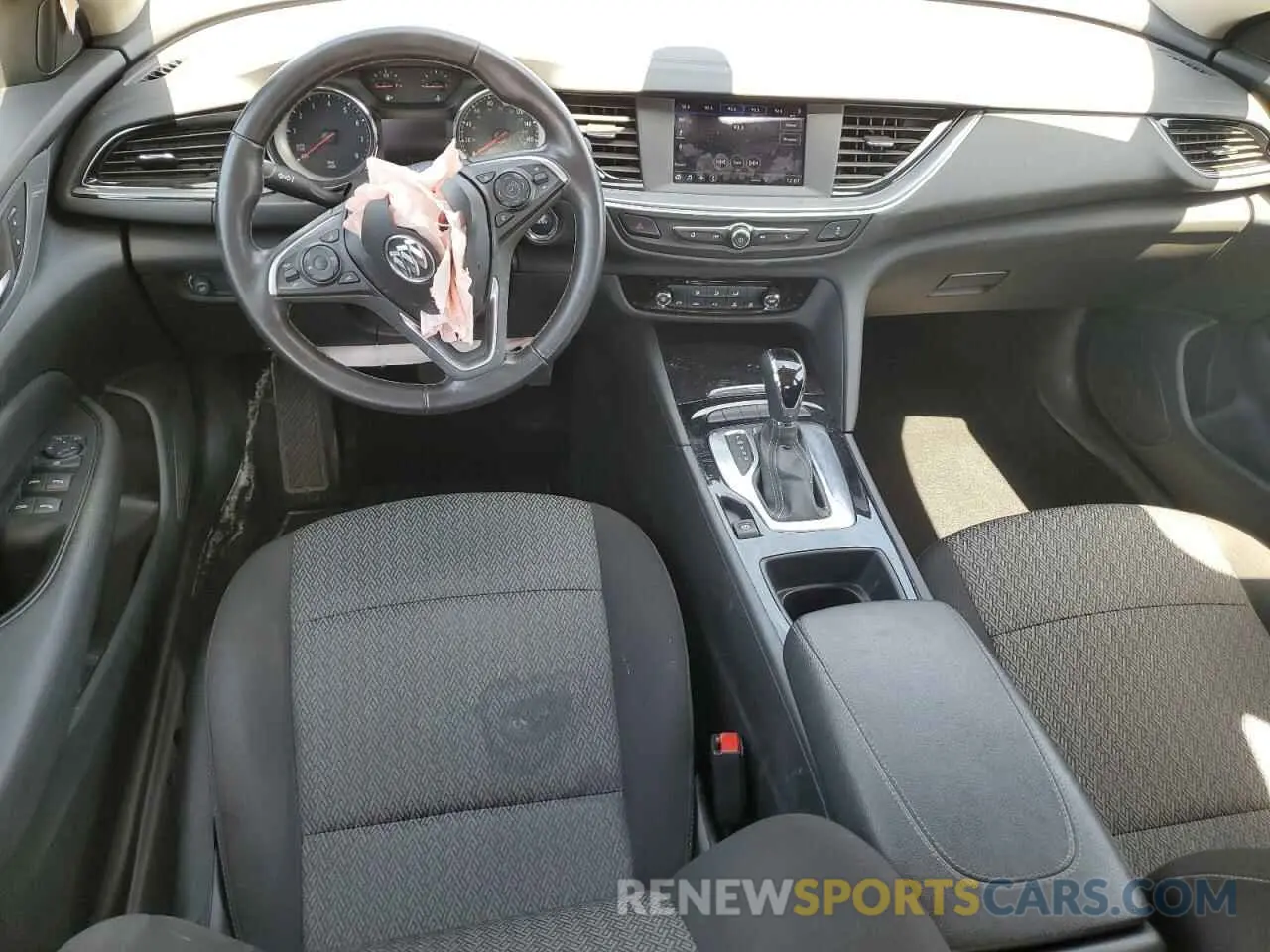 8 Фотография поврежденного автомобиля W04GL6SX6K1078678 BUICK REGAL 2019