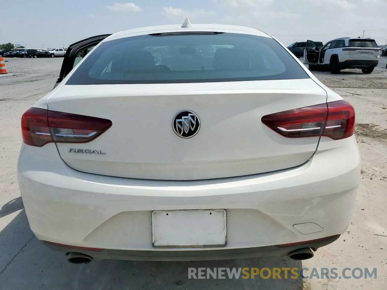 6 Фотография поврежденного автомобиля W04GP6SX5K1013843 BUICK REGAL 2019