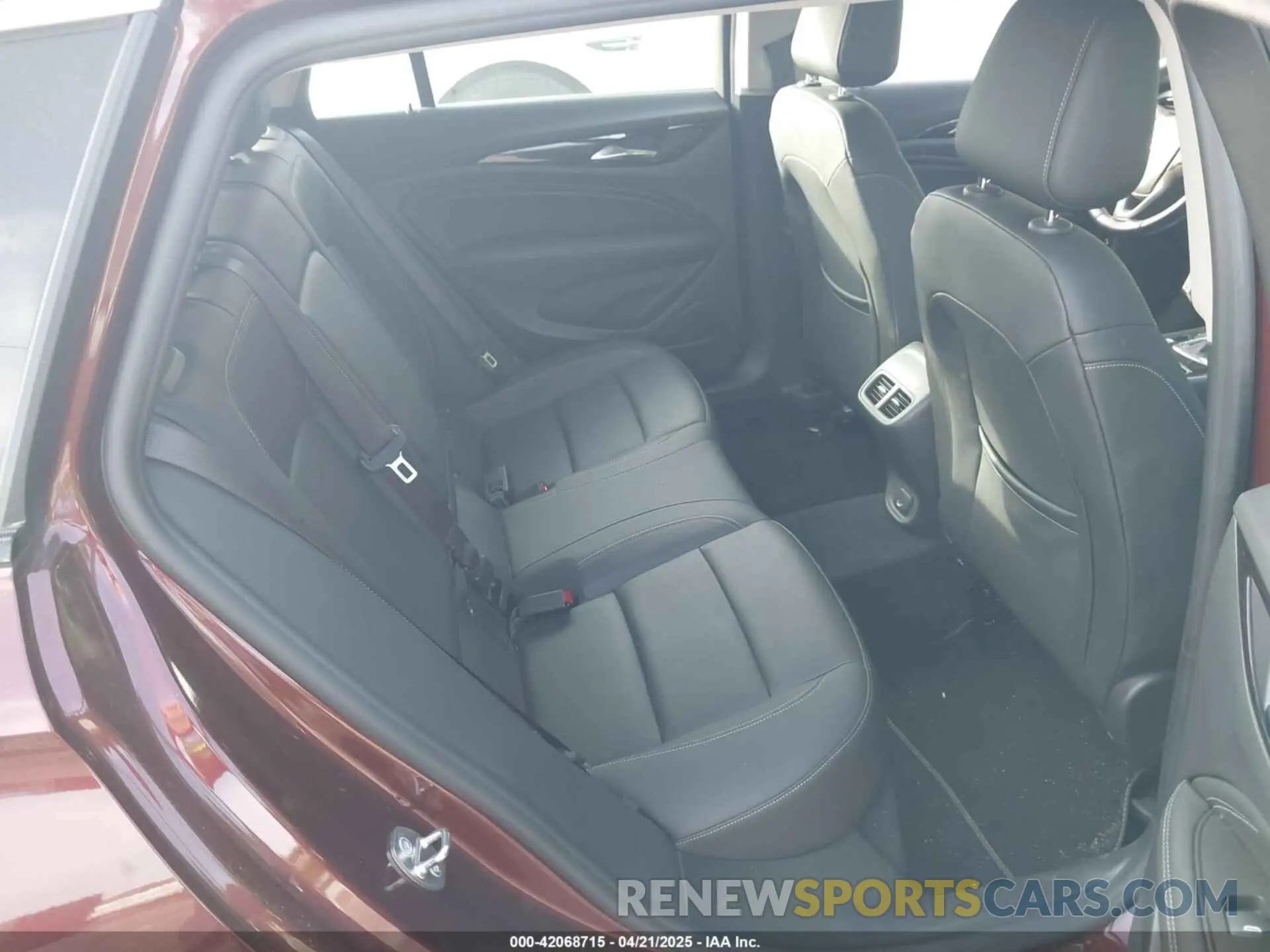 8 Photograph of a damaged car W04GV8SX0K1011726 BUICK REGAL TOURX 2019