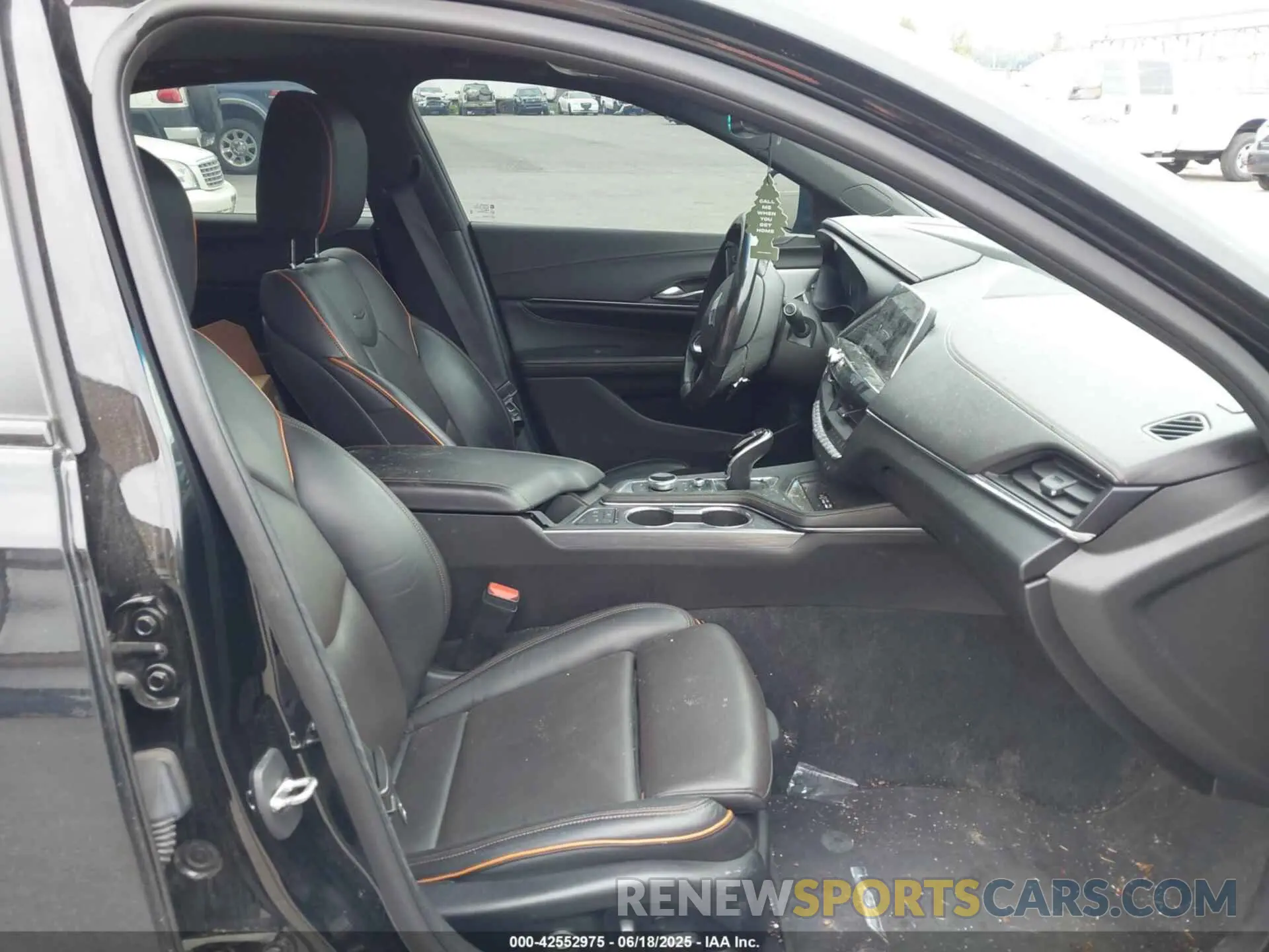 5 Photograph of a damaged car 1G6DH5RL0L0138164 CADILLAC CT4 2020