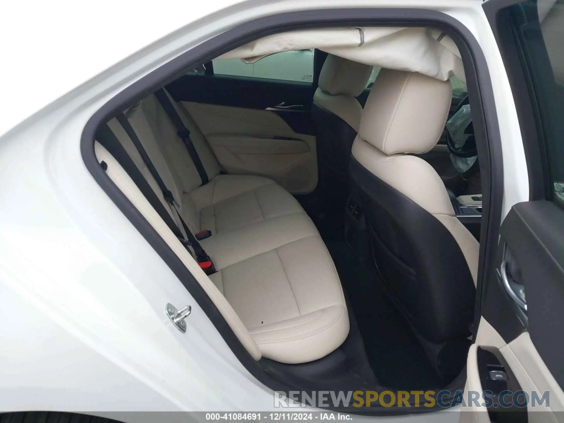 8 Фотография поврежденного автомобиля 1G6DF5RK3M0106713 CADILLAC CT4 2021