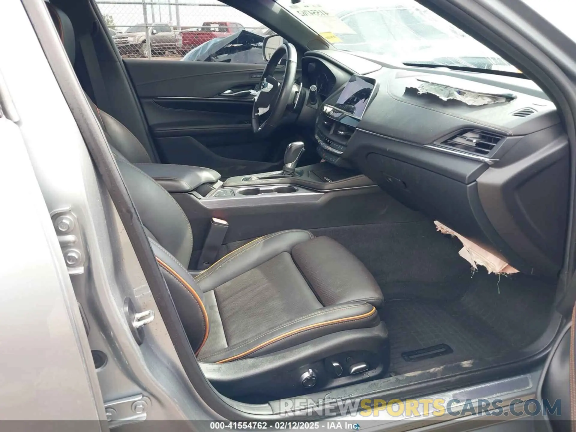 5 Photograph of a damaged car 1G6DC5RK9P0139390 CADILLAC CT4 2023