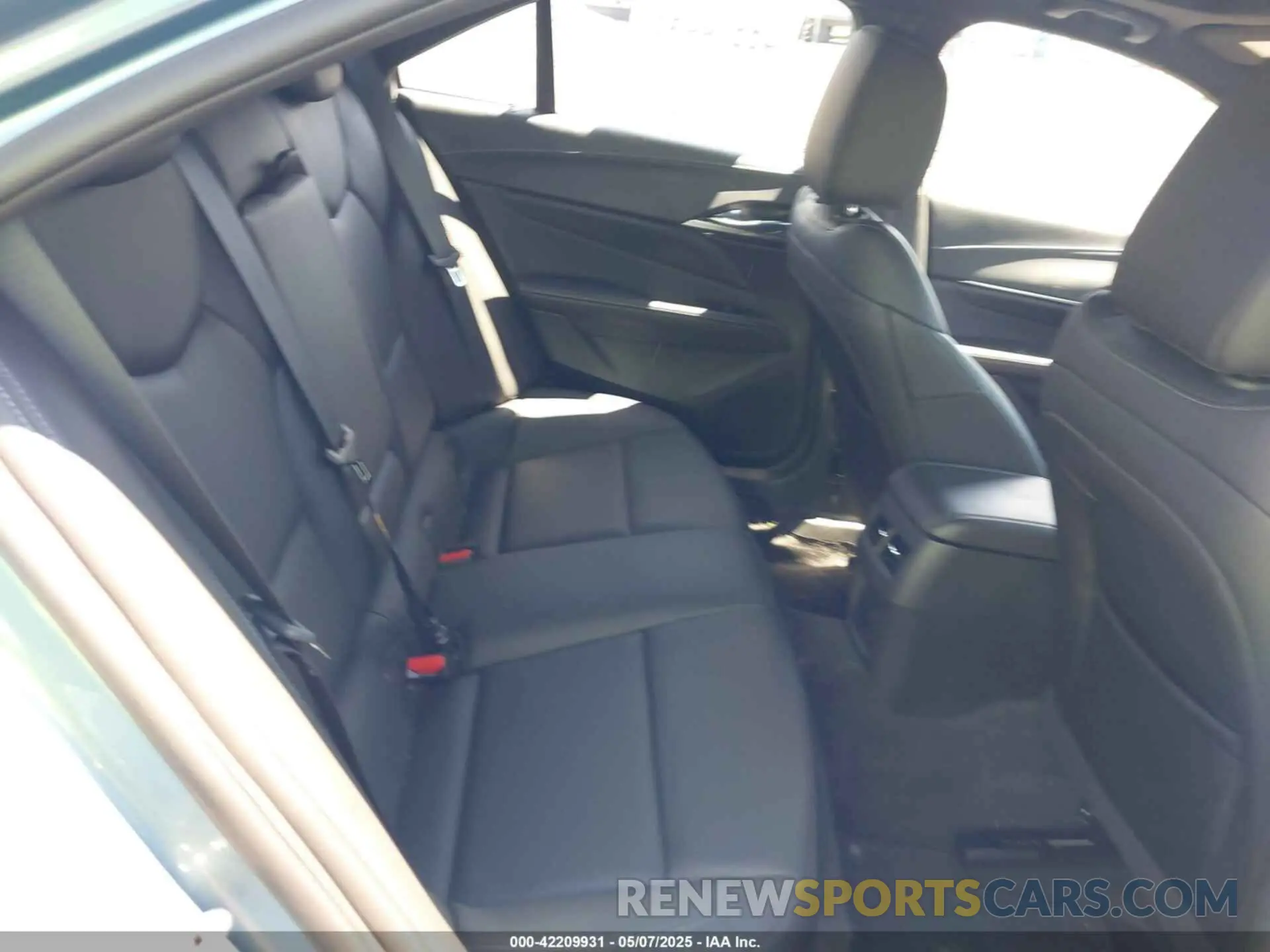8 Фотография поврежденного автомобиля 1G6DK5RK8P0155891 CADILLAC CT4 2023