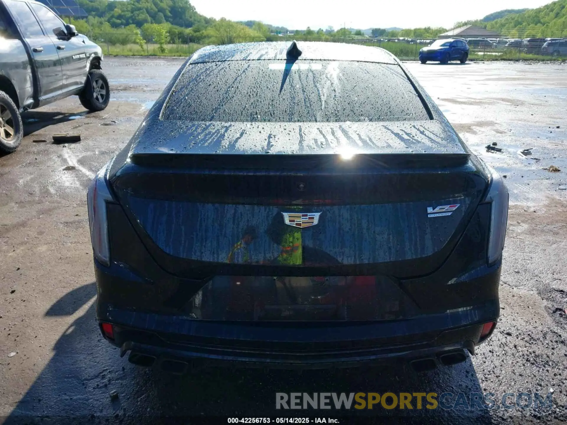 16 Photograph of a damaged car 1G6D75RP2N0411100 CADILLAC CT4-V 2022