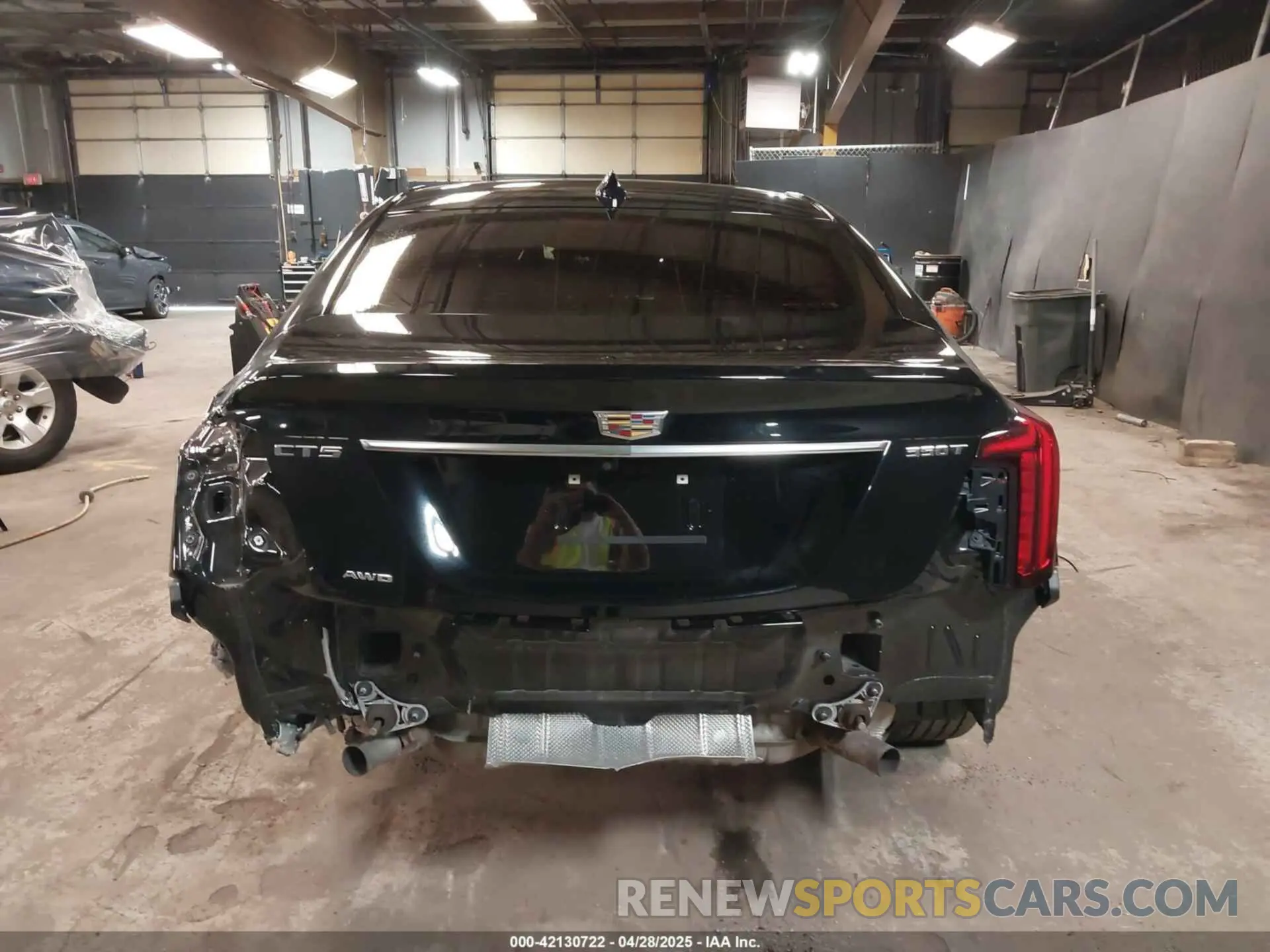 17 Photograph of a damaged car 1G6DX5RK7P0135813 CADILLAC CT5 2023