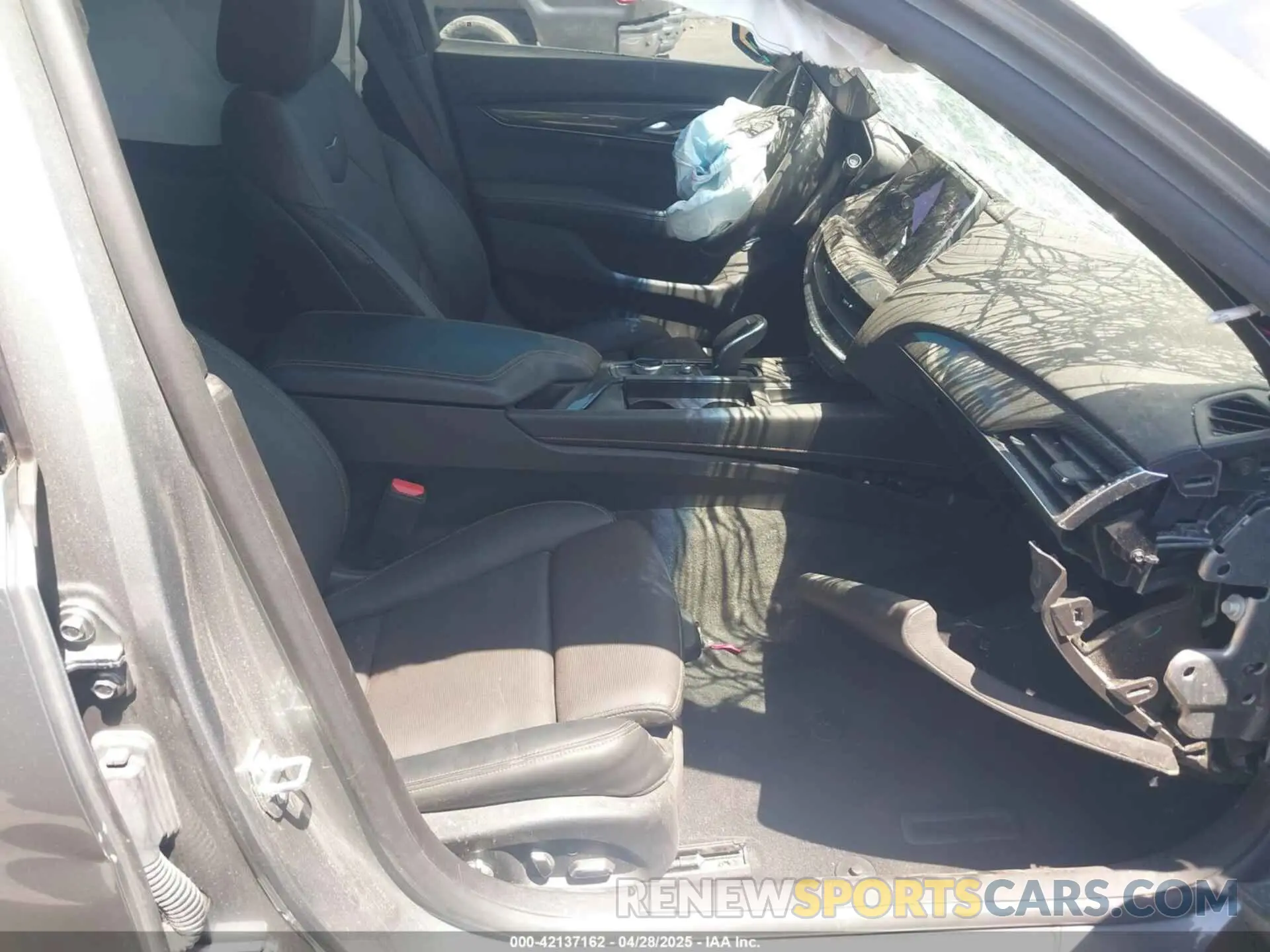 5 Photograph of a damaged car 1G6DP5RK6R0125499 CADILLAC CT5 2024