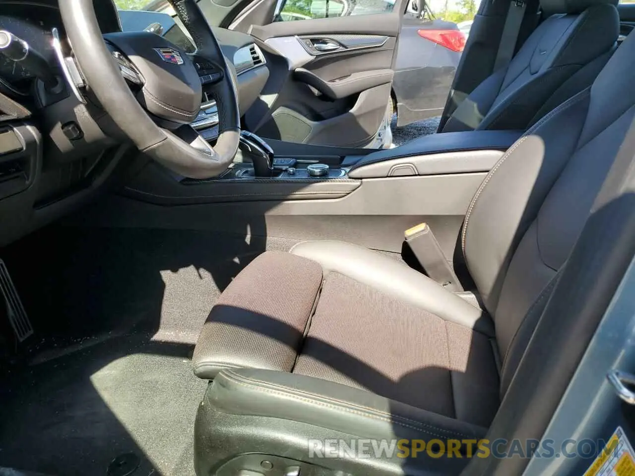 7 Фотография поврежденного автомобиля 1G6DR5RW0R0117184 CADILLAC CT5 2024
