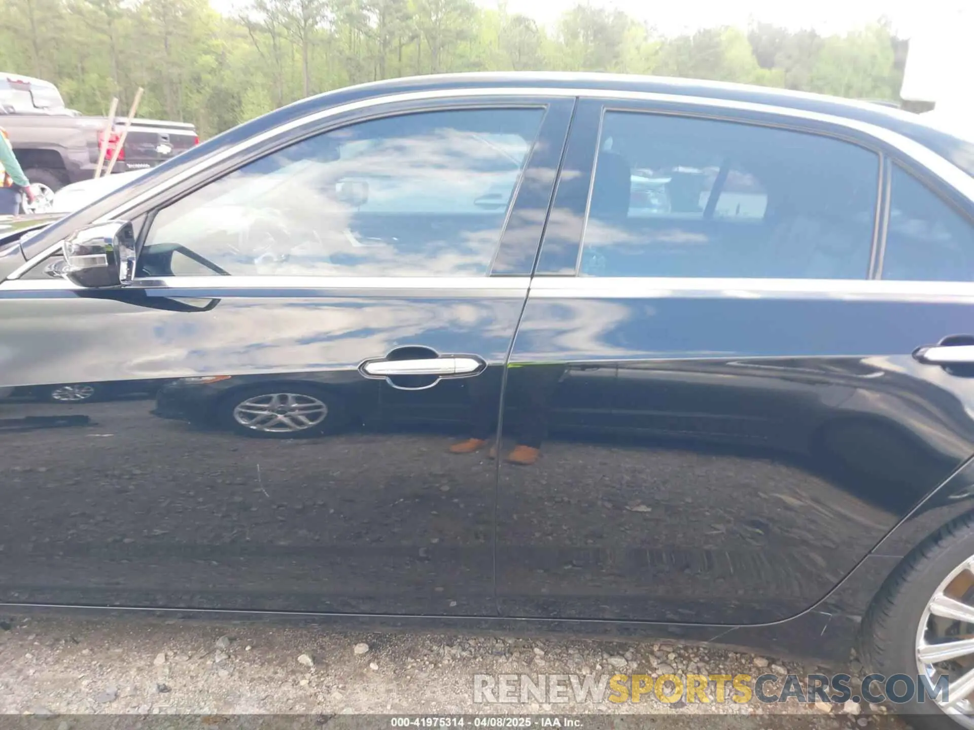 15 Photograph of a damaged car 1G6AX5SX8K0135286 CADILLAC CTS 2019