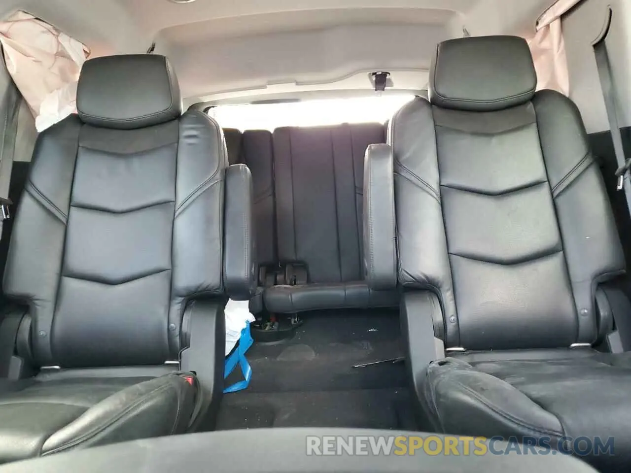 10 Photograph of a damaged car 1GYS3AKJ6KR324090 CADILLAC ESCALADE 2019