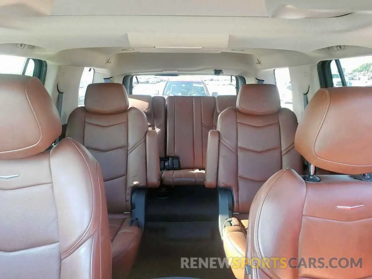 10 Photograph of a damaged car 1GYS3BKJ0KR212892 CADILLAC ESCALADE 2019