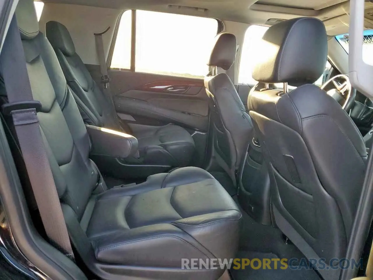 10 Фотография поврежденного автомобиля 1GYS3BKJ0KR272557 CADILLAC ESCALADE 2019