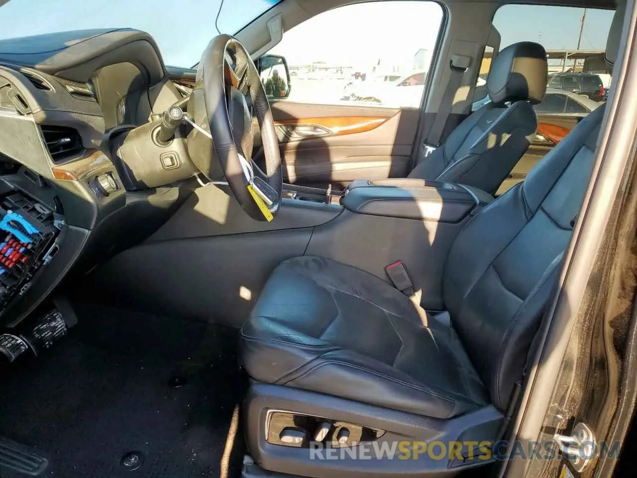 7 Фотография поврежденного автомобиля 1GYS3BKJ0KR272557 CADILLAC ESCALADE 2019